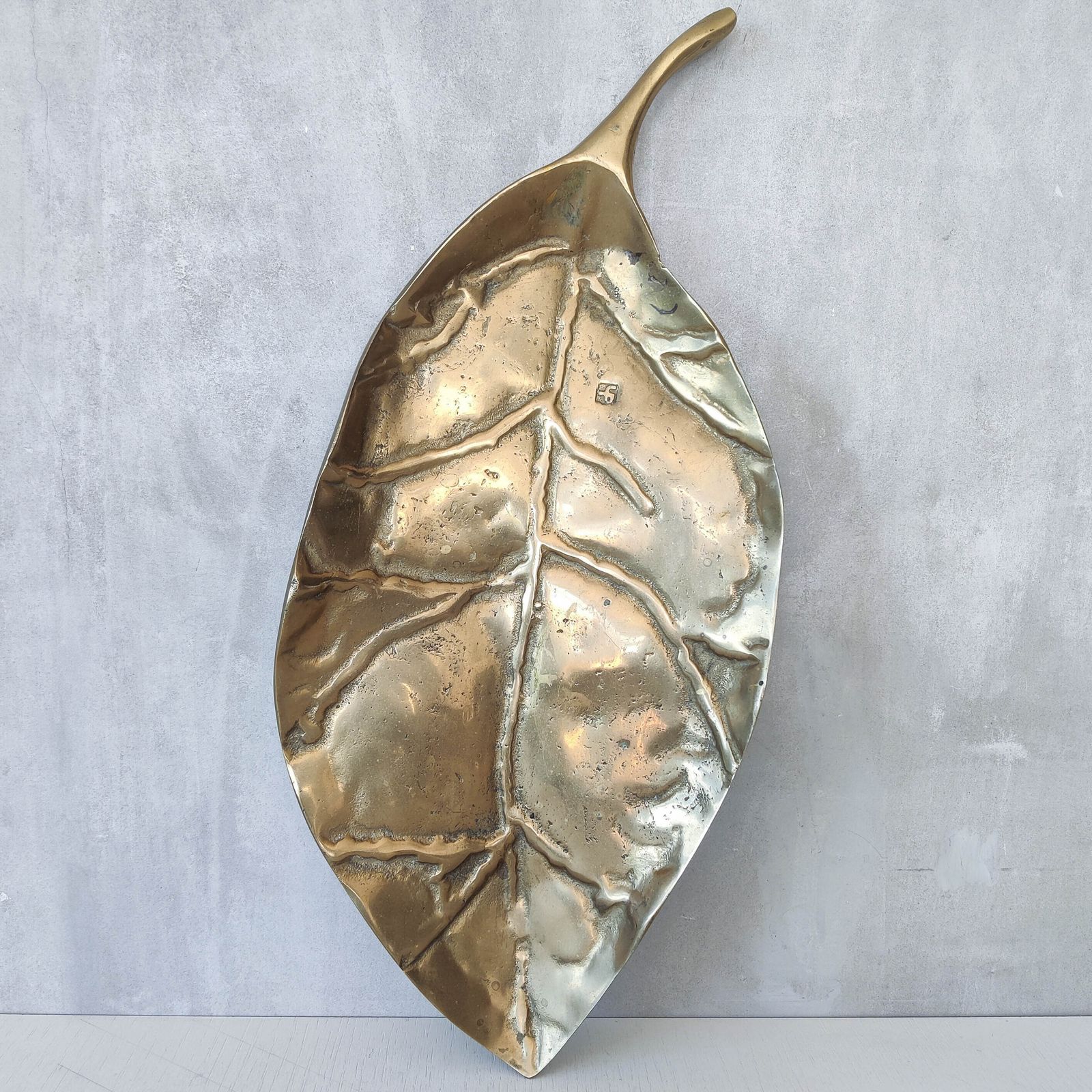 A David Marshall 1980s Brutalist Sand Cast Brass Large Sculptural Leaf Centrepiece