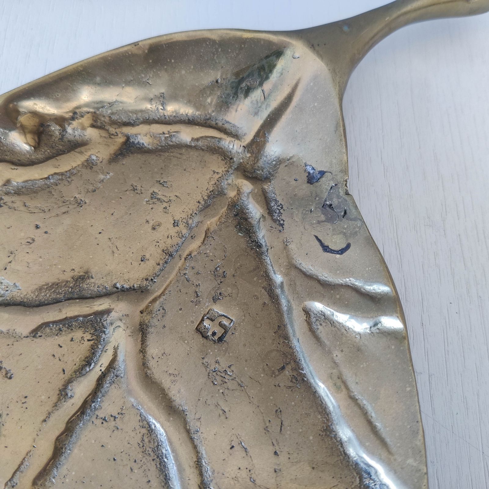 A David Marshall 1980s Brutalist Sand Cast Brass Large Sculptural Leaf Centrepiece photo vintage