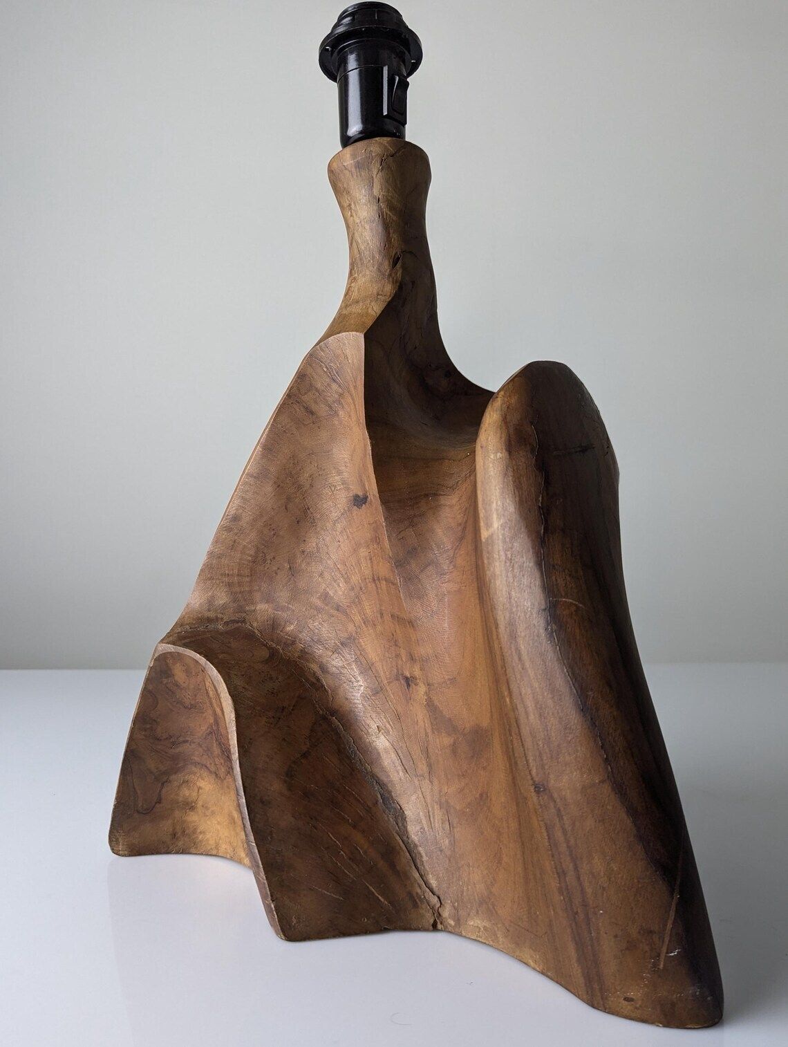 Lampe de table sculpturale en bois d'olivier massif, années 1970 photo for sale