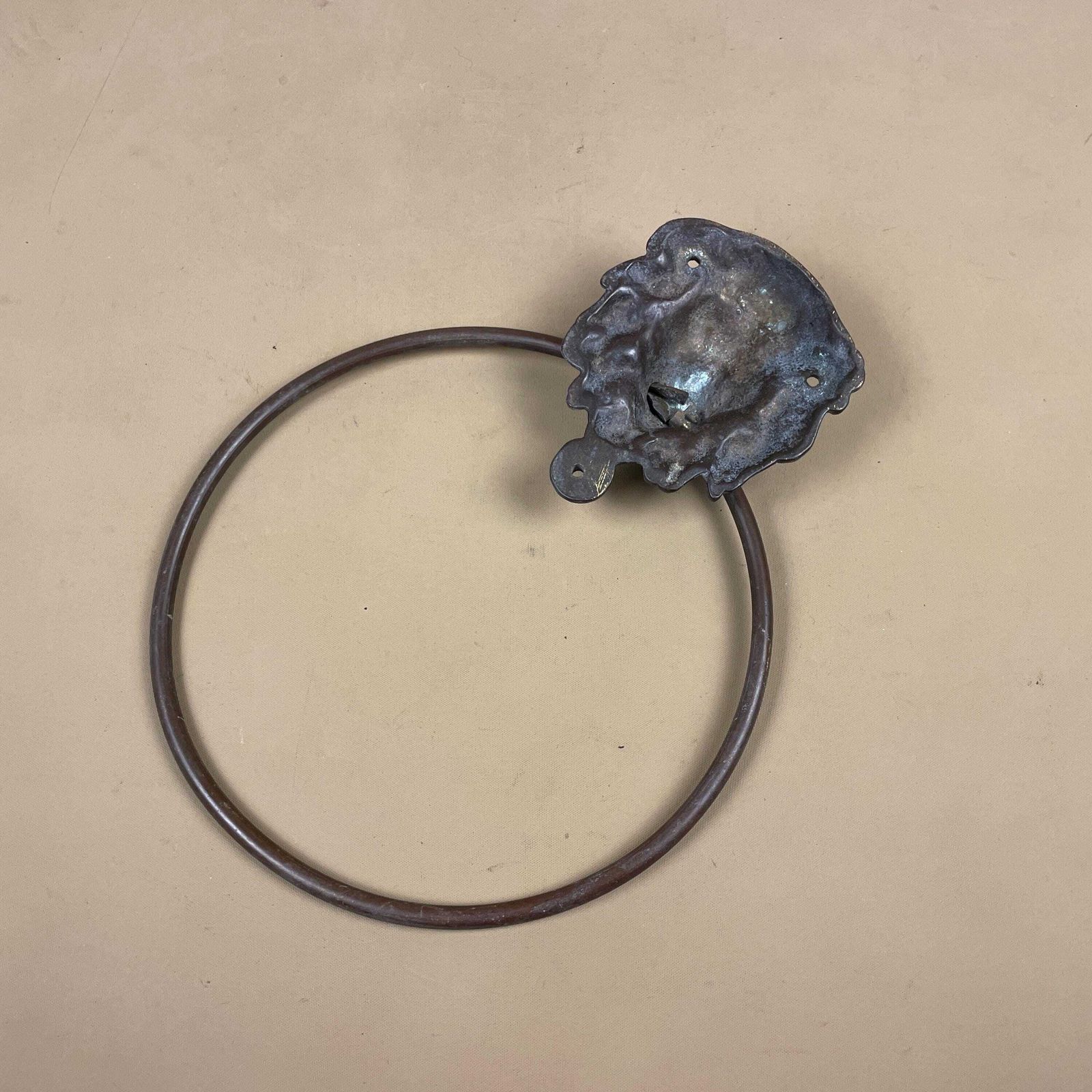 Lion Head Towel Ring Brass Wall Holder Victorian Style Bathroom Towel Rail Hand Towel Holder photo vinterior