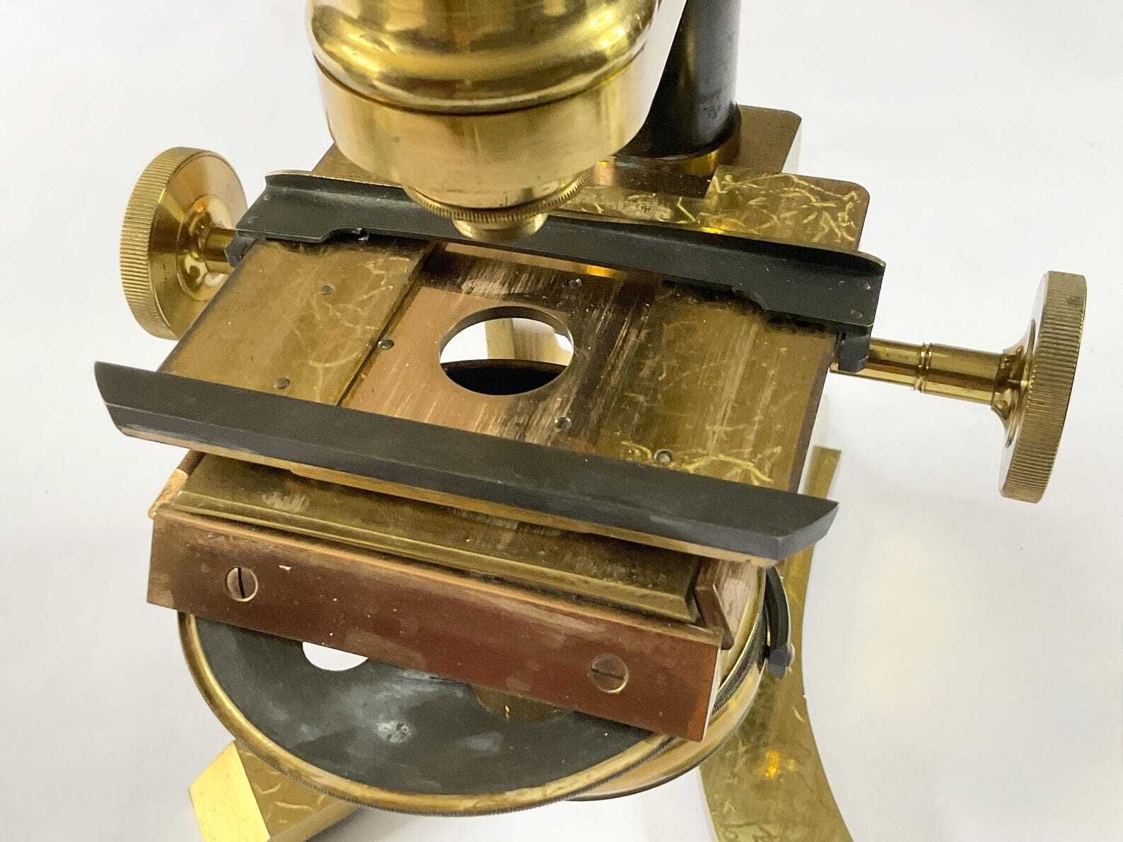 photo vinterior Prachtige Victoriaanse messing microscoop in koffer, James Parkes & Son, Birmingham - ca. 1860-1870.