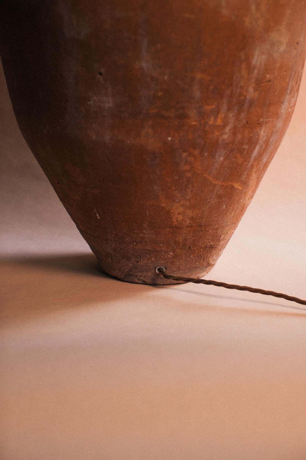 Burnt Earth Monument Lamp photo vinterior
