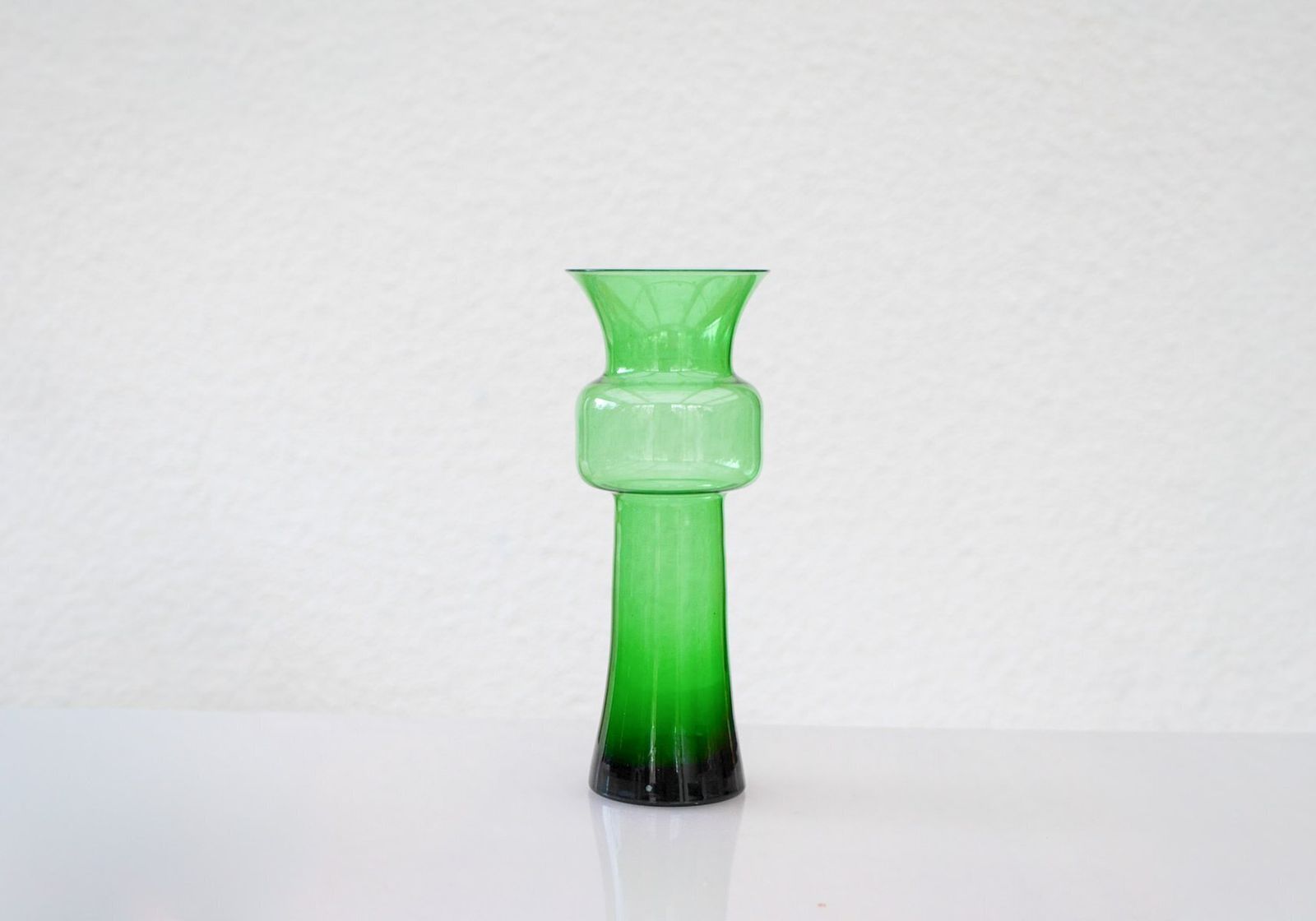 Grand vase Tang-Li vert, par Morales-Schildt pour Kosta photo Décoration