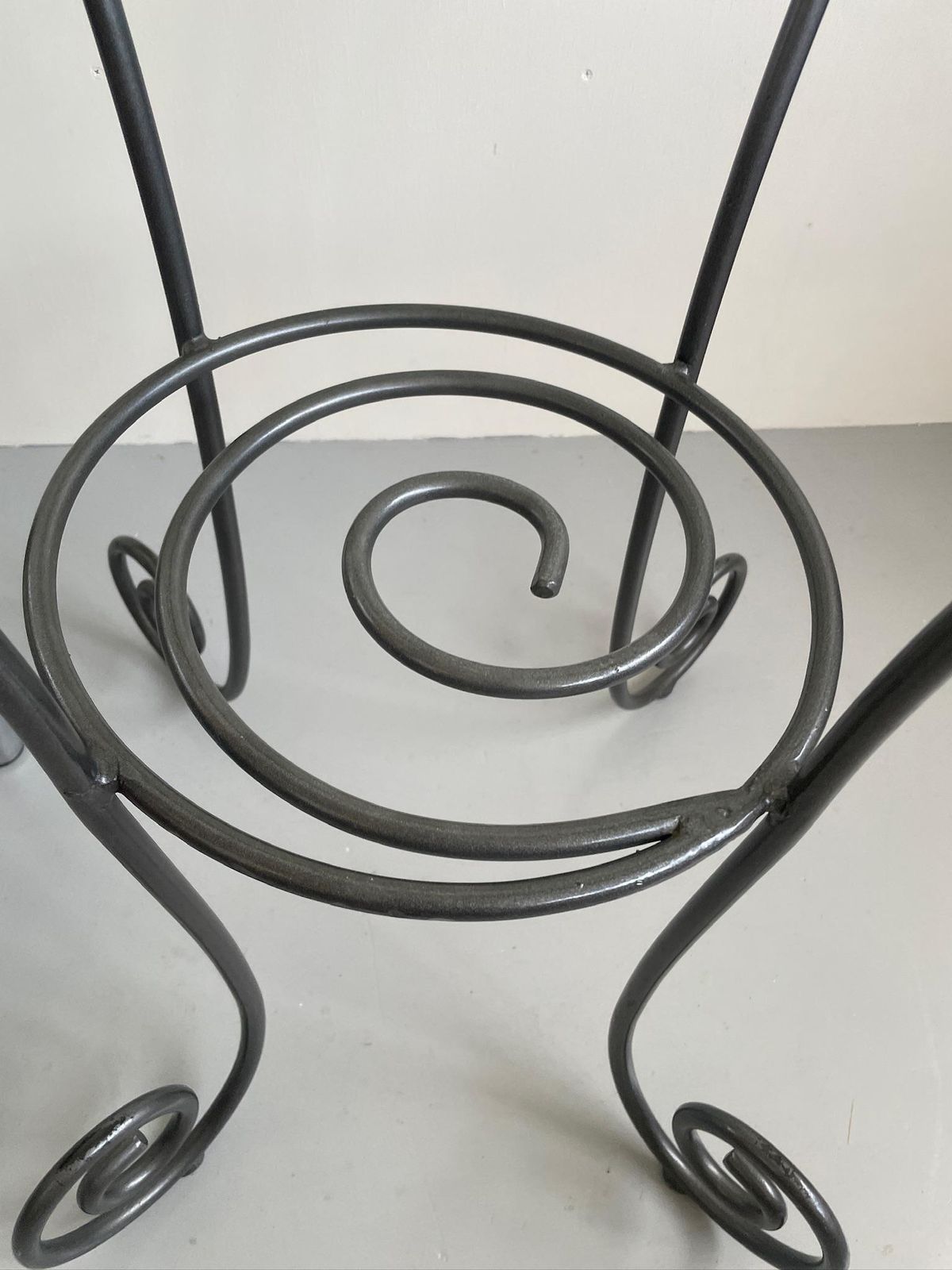 photo furniture Vintage 80s Postmodern Metal Dining Or Garden Table Round Glass Top Curly Spiral