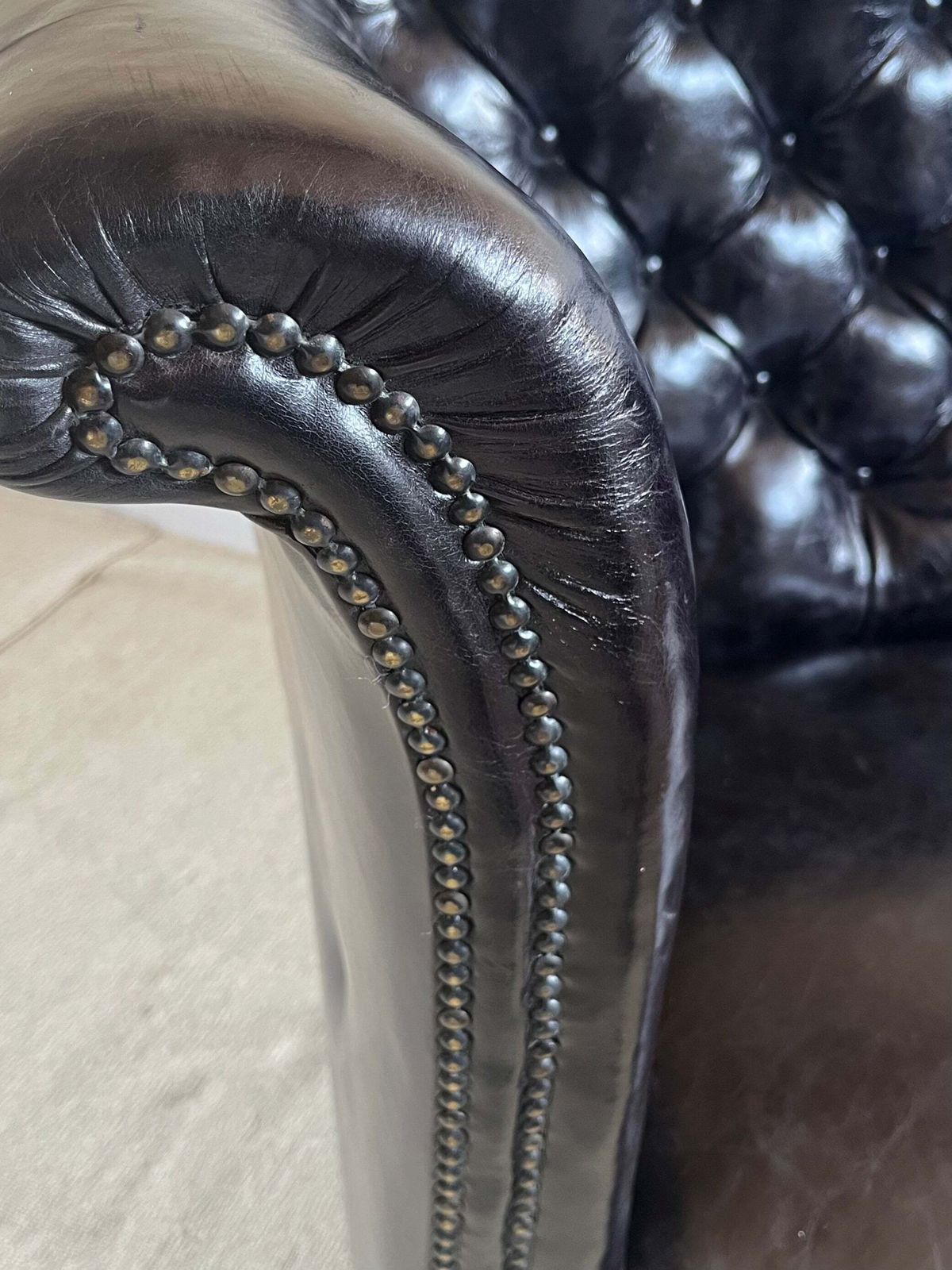 English Button Back Leather Sofa, C.1920 photo 2100.0