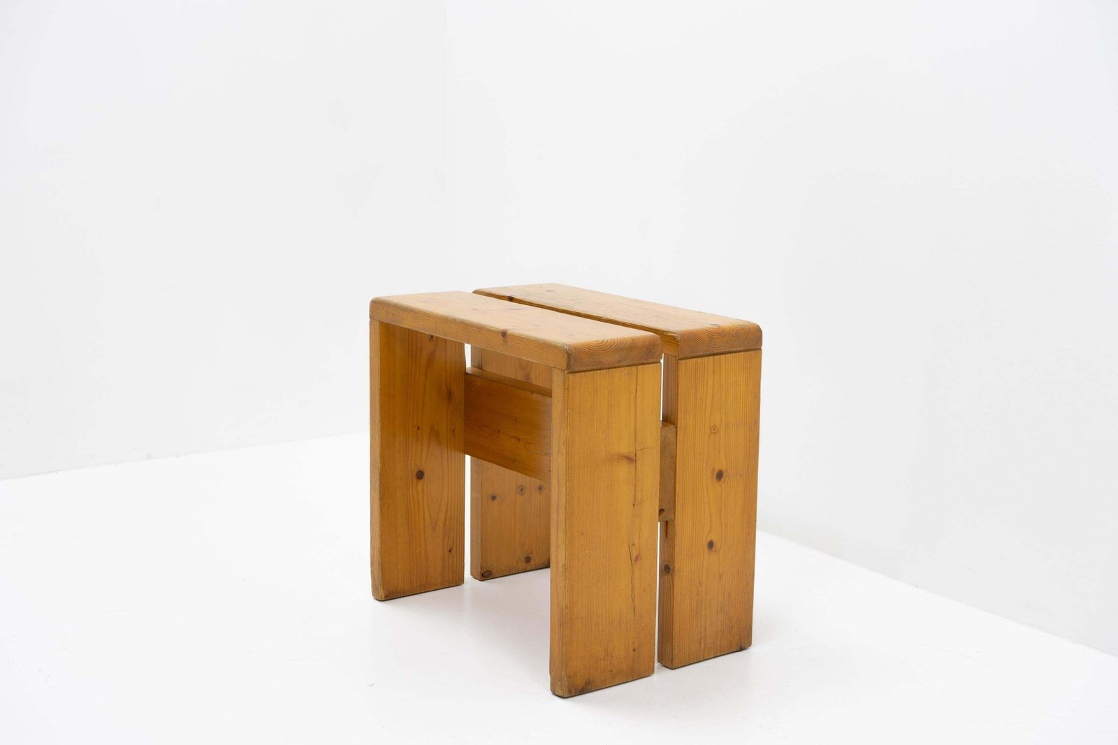 French Design Charlotte Perriand, Pine Stool For Les Arcs, 1950s photo vintage