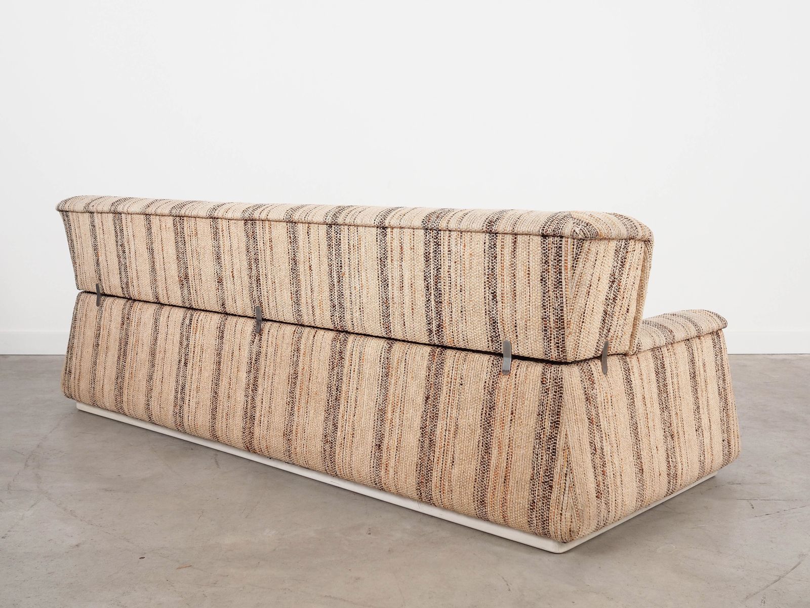 Canapé 3 places, design italien, années 1960, fabriqué par Saporiti photo buy