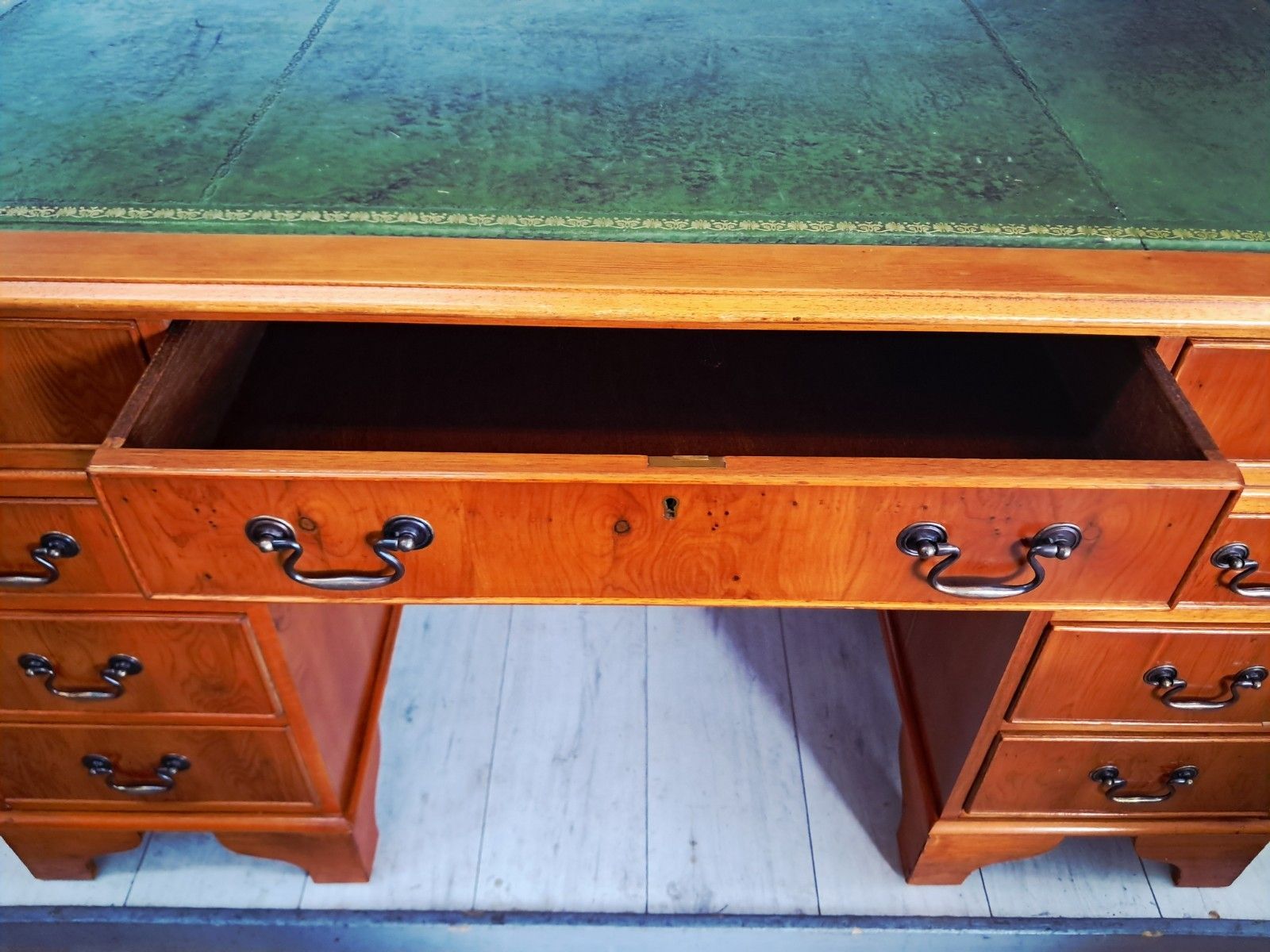 photo vinterior Antique Vintage Twin Pedestal Desk Wooden Yew Wood Leather Top 1980 Large