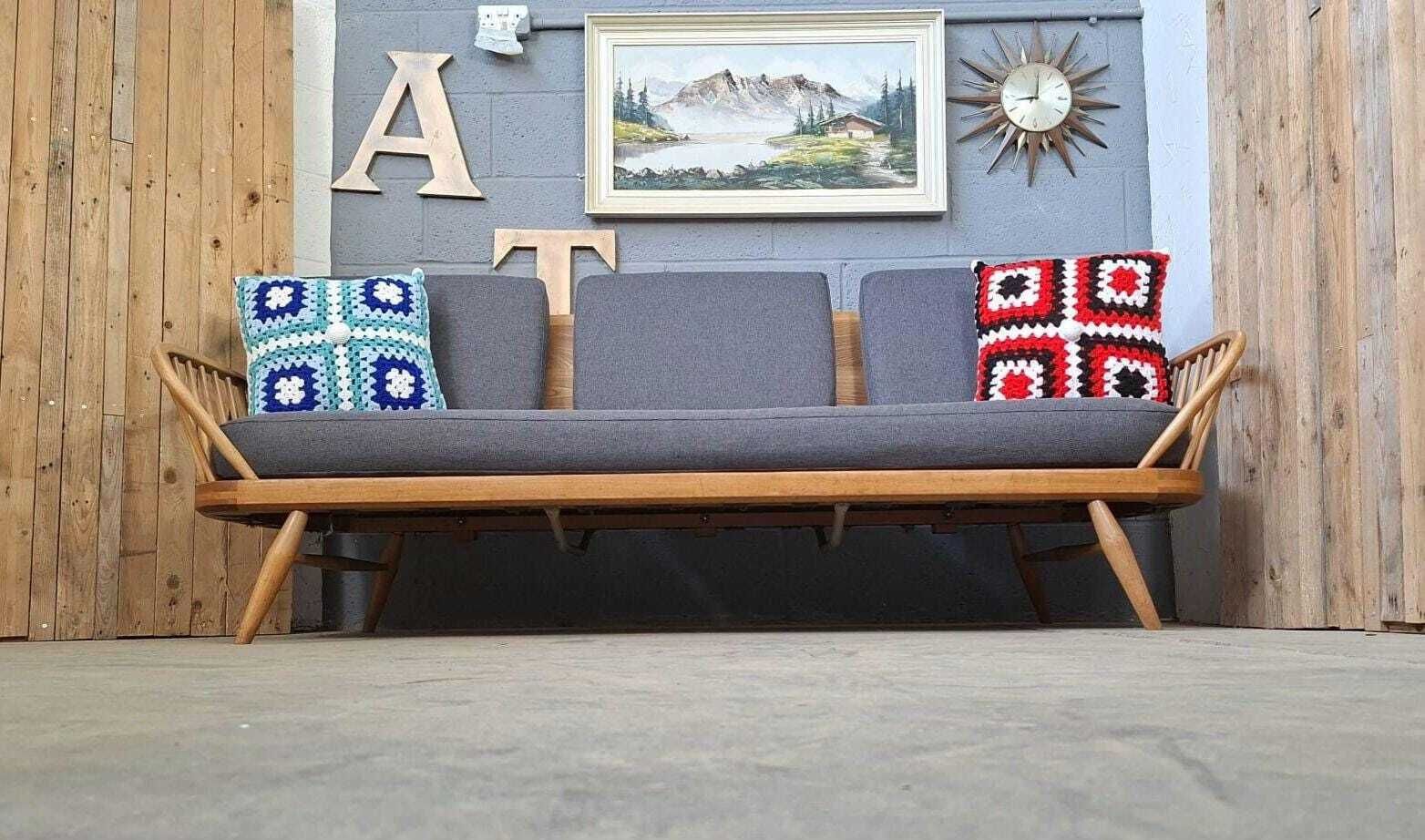 photo furniture Ercol Day Bed / Studio Couch ~ Vintage ~ Mid Century