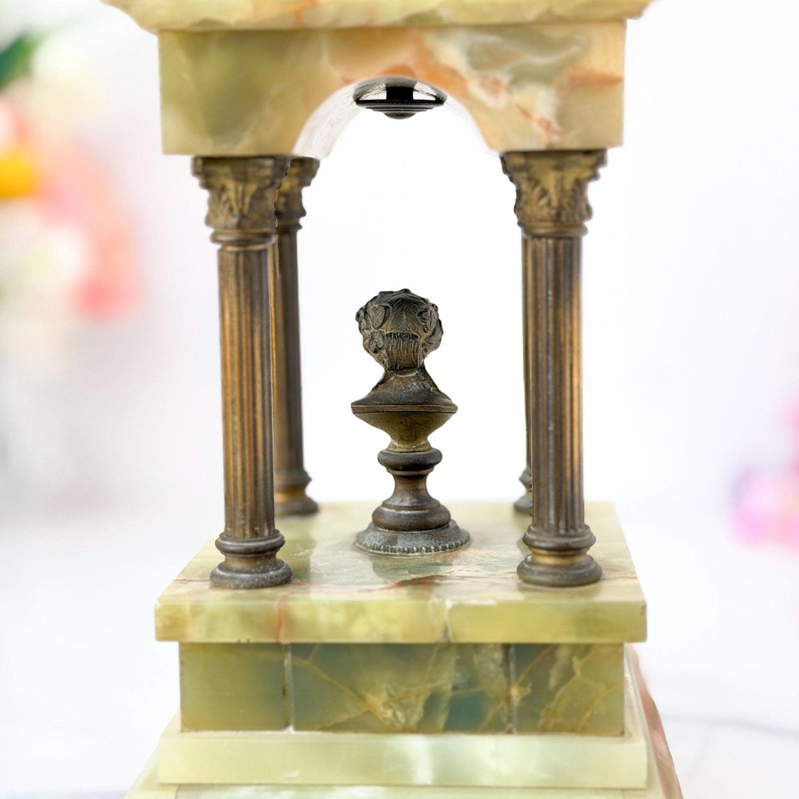 Kunst Antiek groen onyx Grand Tour architectonische tempietto met buste photo