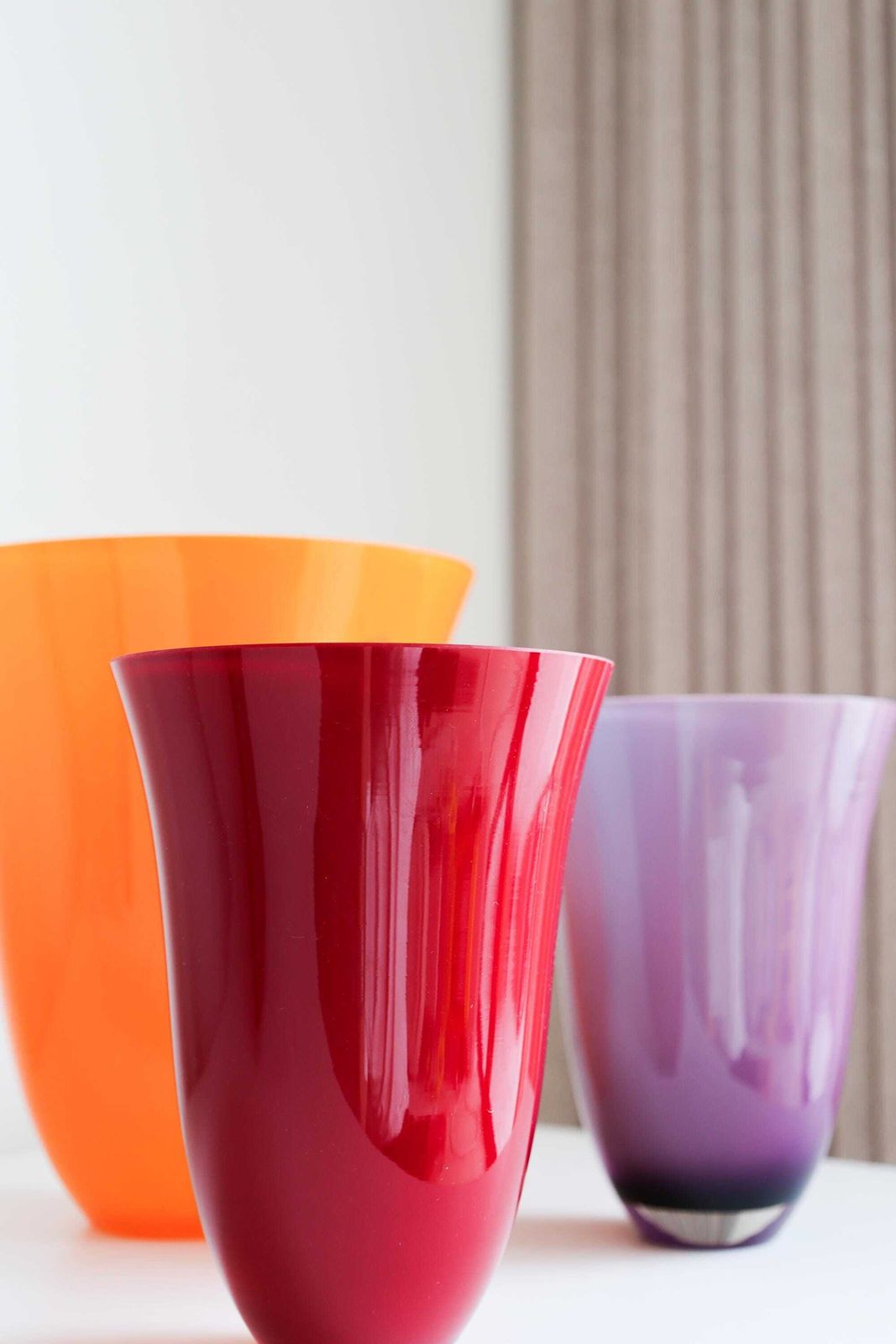 Carlo Nason, Set Van 3 Kleurrijke Vazen, Jaren 1980/1990. photo Woonaccessoires