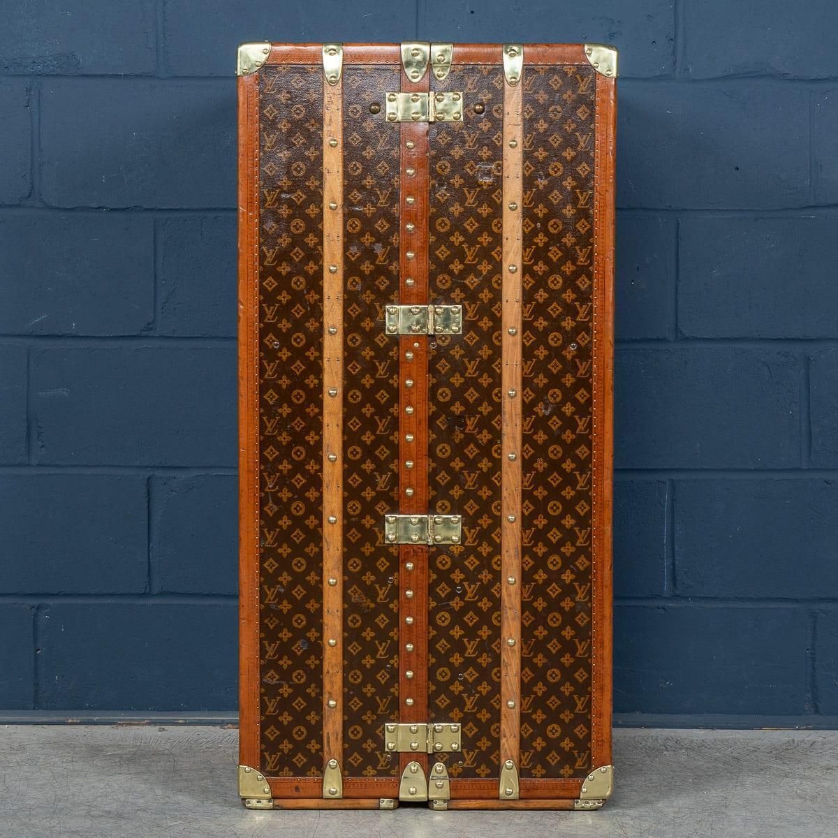 20th Century Louis Vuitton Wardrobe Trunk In Monogram Canvas, France C.1930 photo vinterior