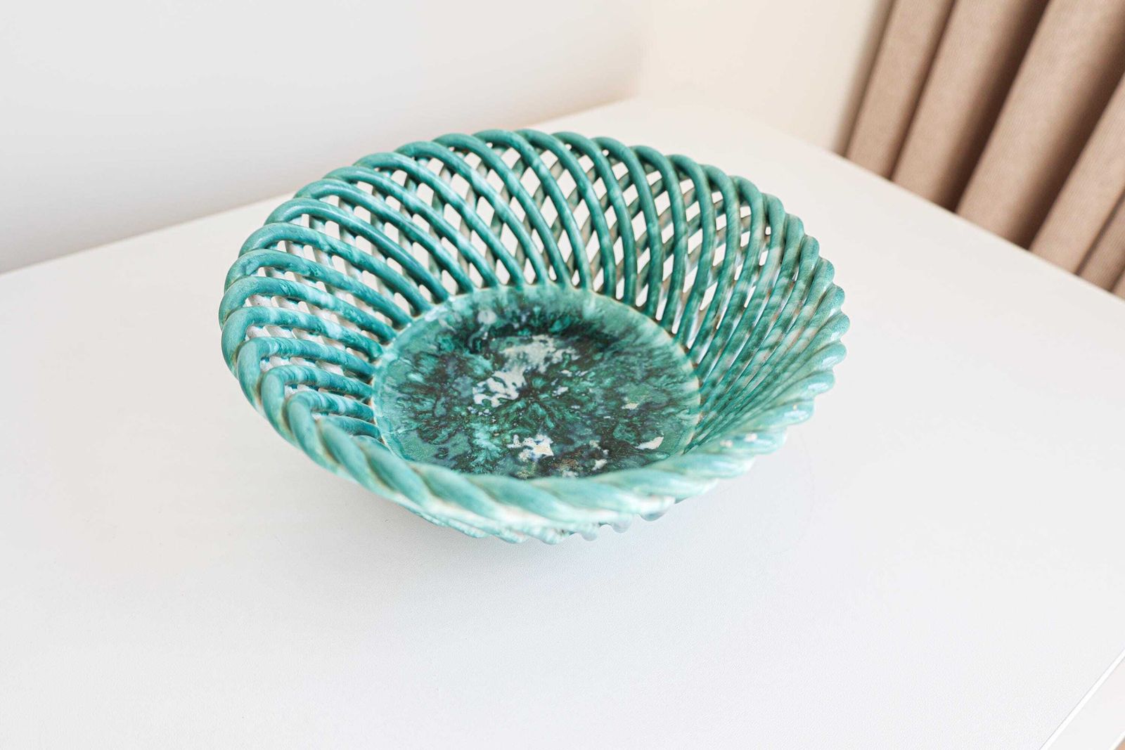 Mid Century Gevlochten Keramische Schaal photo for sale