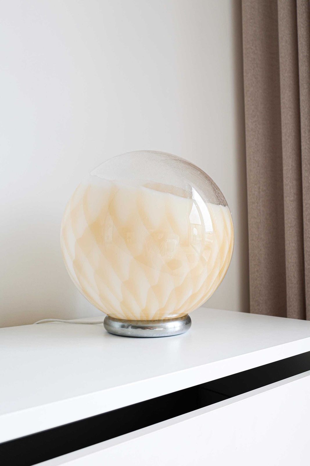 Spherical Vintage Design Table Lamp By Carlo Nason, Murano. photo vinterior