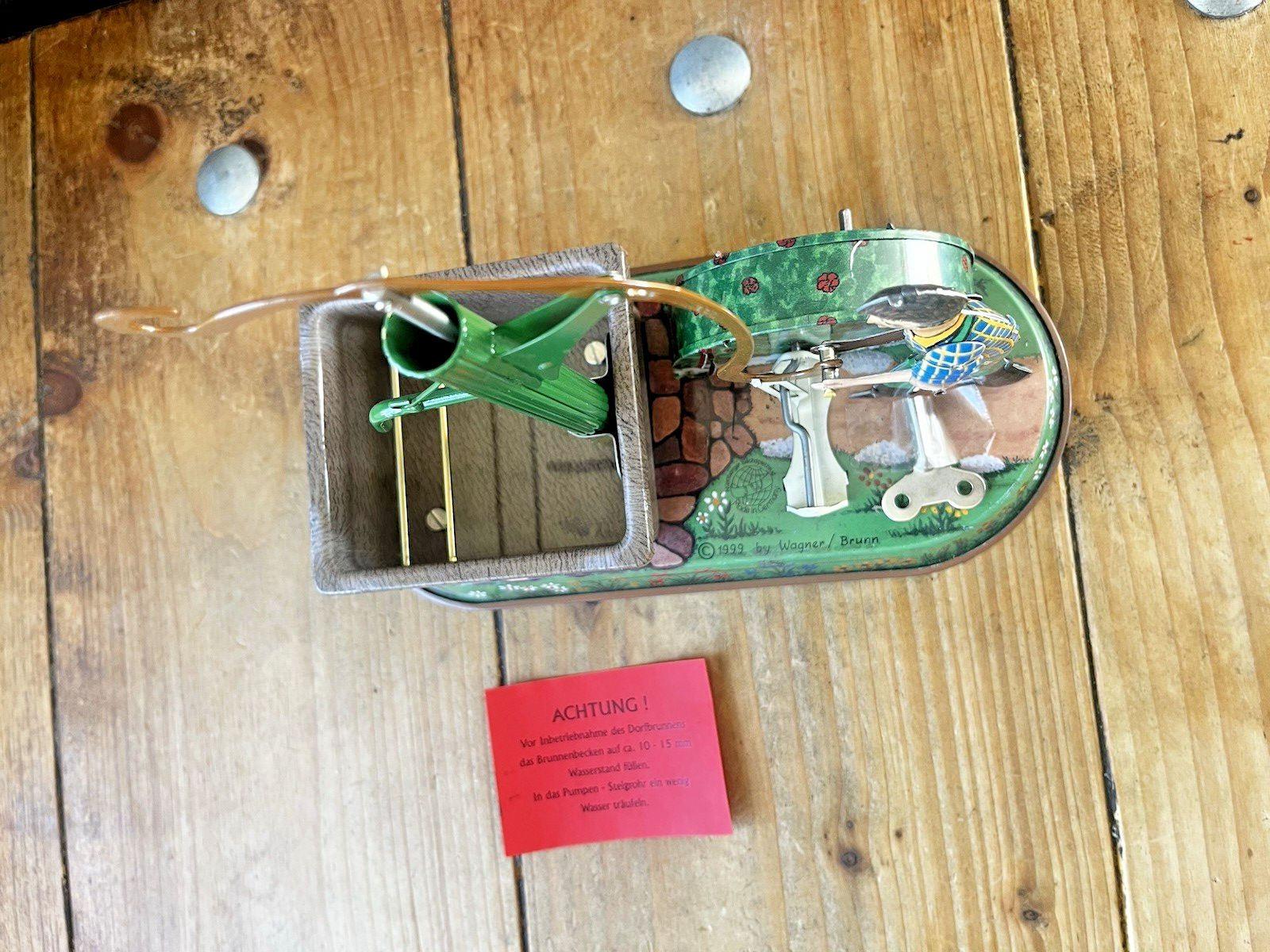 photo furniture Vintage 1999 Jw Wagner Brunn Village Well Pump German Tinplate Tin Toy Key & Box