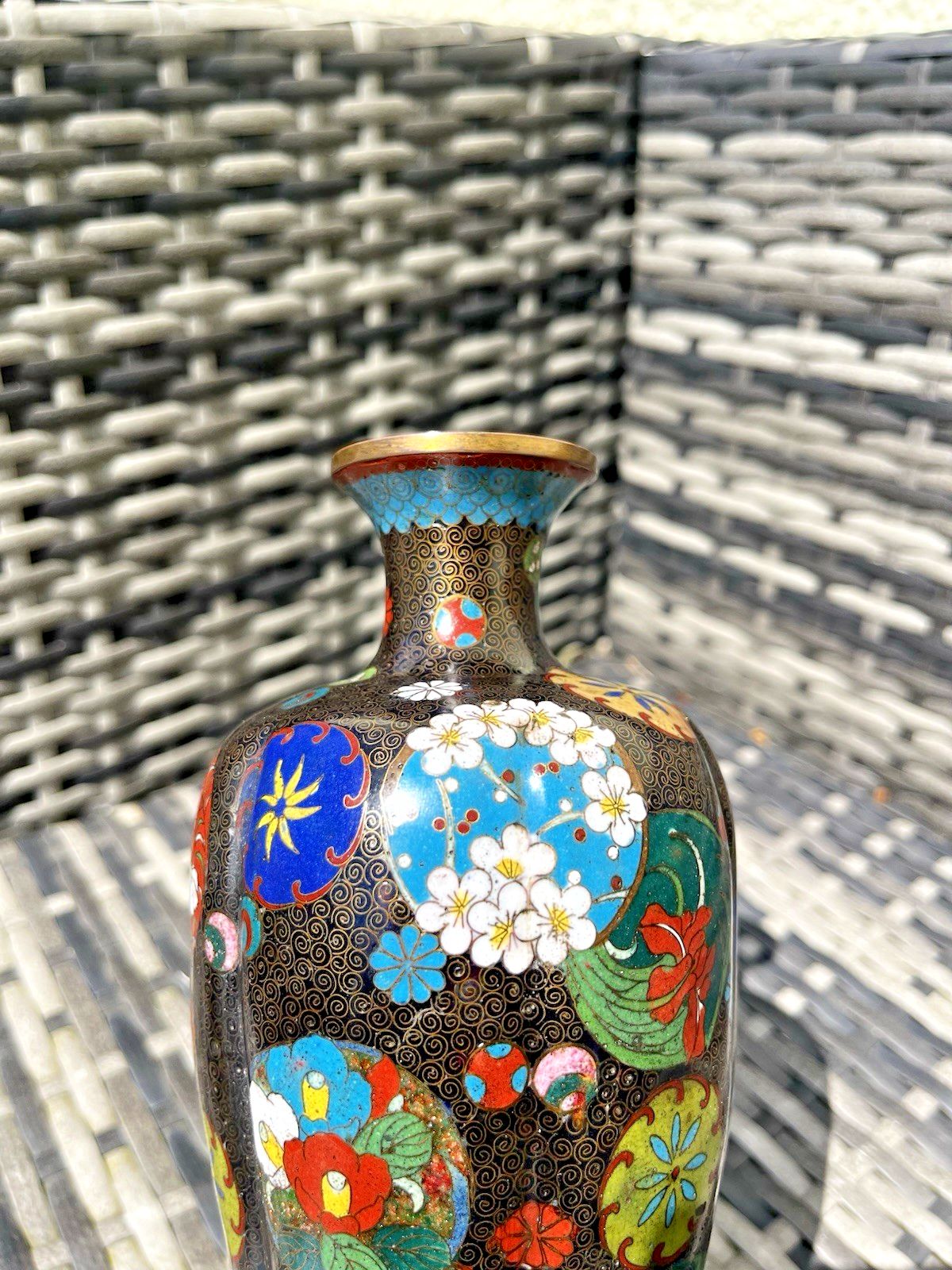 photo vinterior Antique Japanese Meiji Period Cloisonne Enamel Floral 8 Lobed Vase T. Komajiro