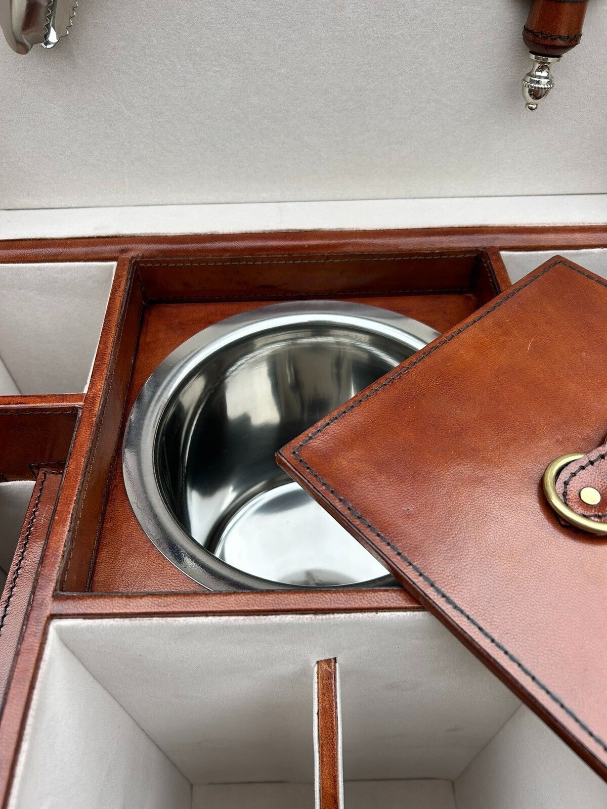Quality Hand Crafted Antique Style Leather Campaign Portable Drinks Picnic Bar photo vintage