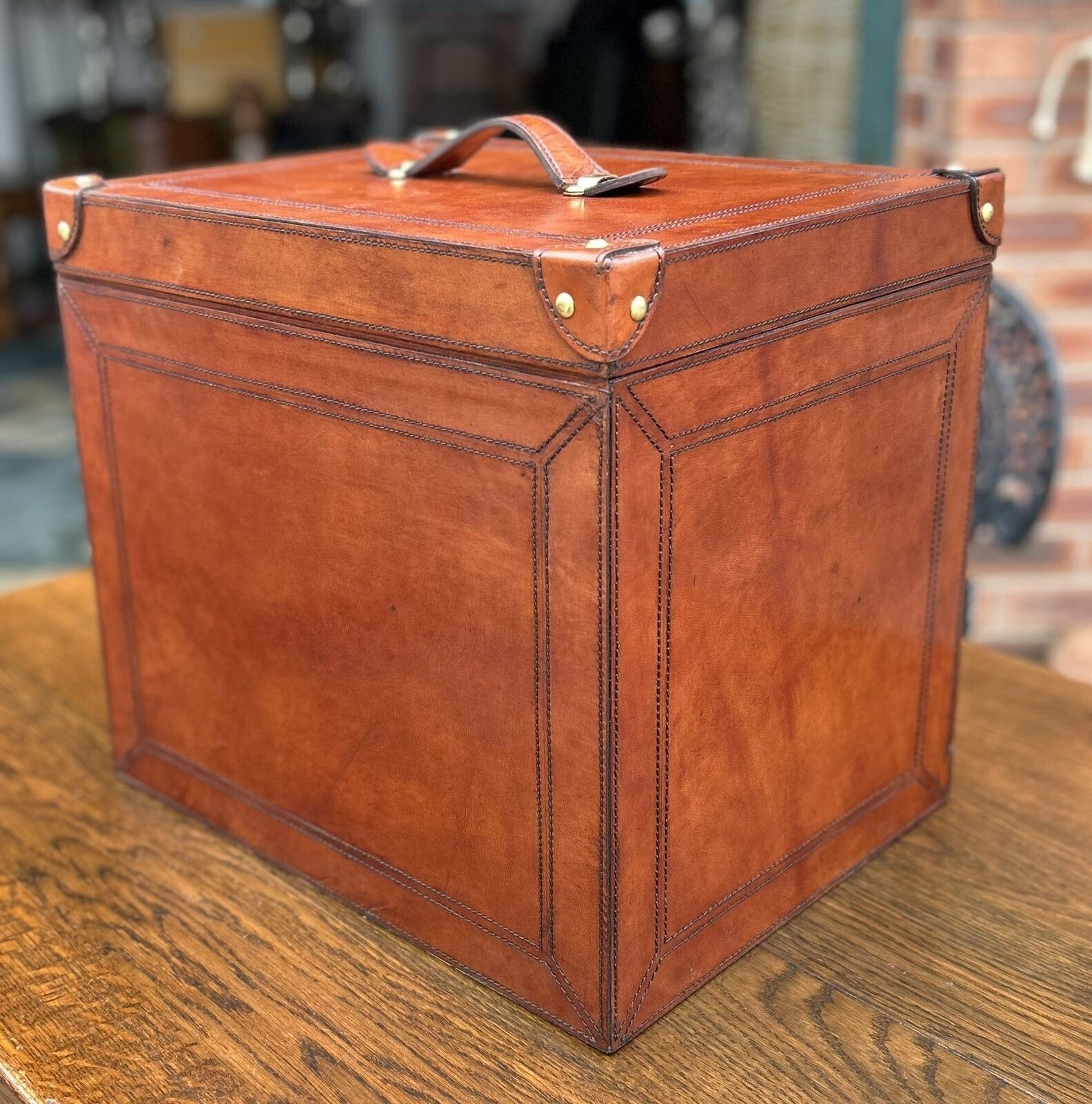 photo vintage Quality Hand Crafted Antique Style Leather Campaign Portable Drinks Picnic Bar