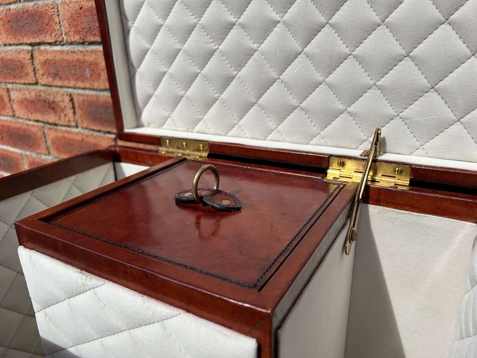 photo buy Superb Quality Hand Crafted Antique Style Leather Campaign Portable Drinks Bar