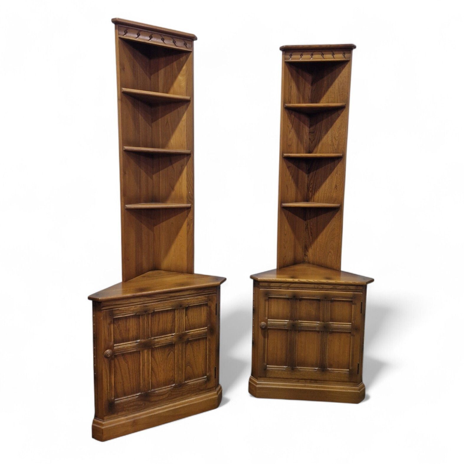 photo vintage Vintage Ercol Elm Corner Cabinet Cupboard Display Shelves Storage Unit 1 Of Pair