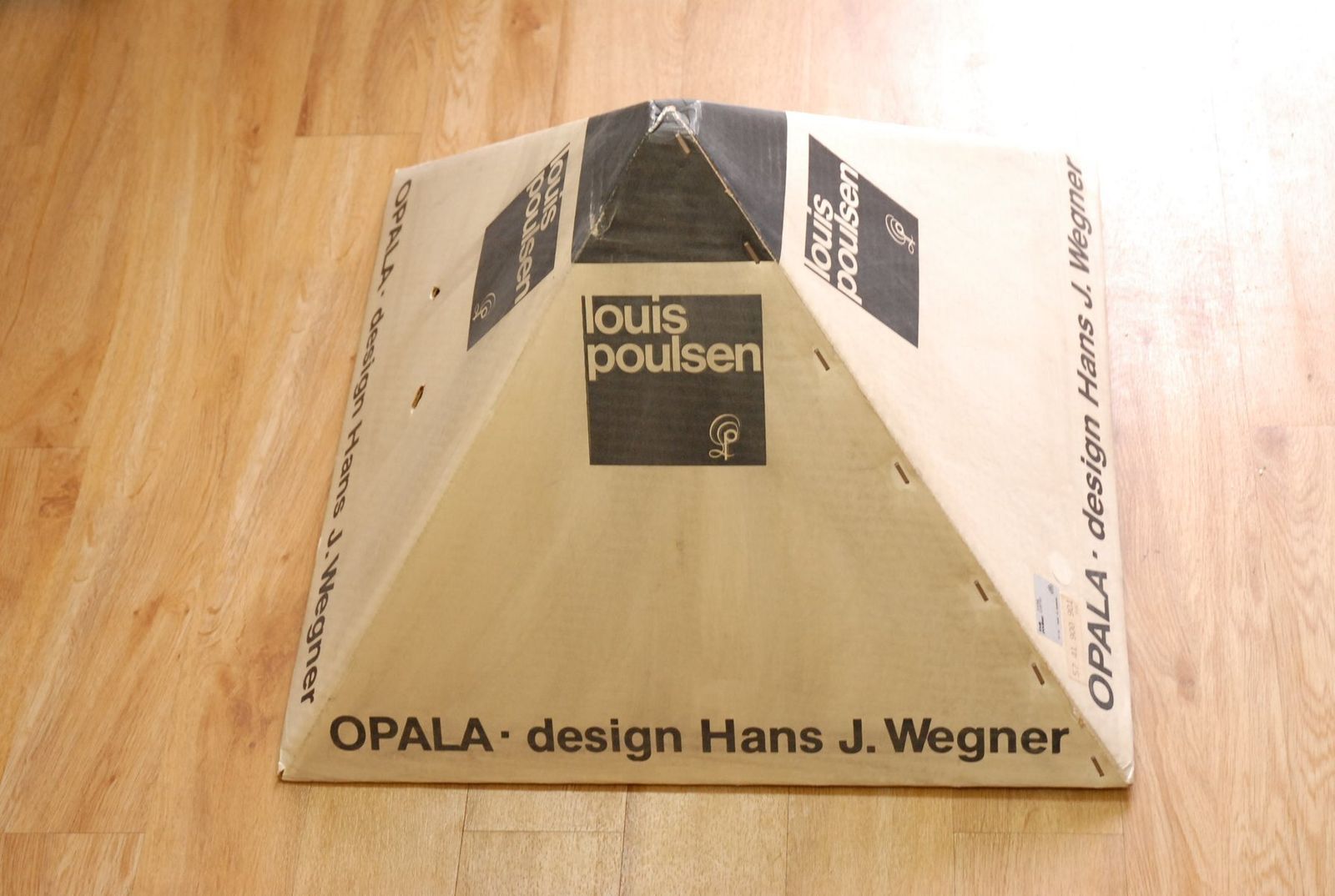 photo furniture Vintage Opala Ceiling Lamp By Hans J. Wegner For Louis Poulsen