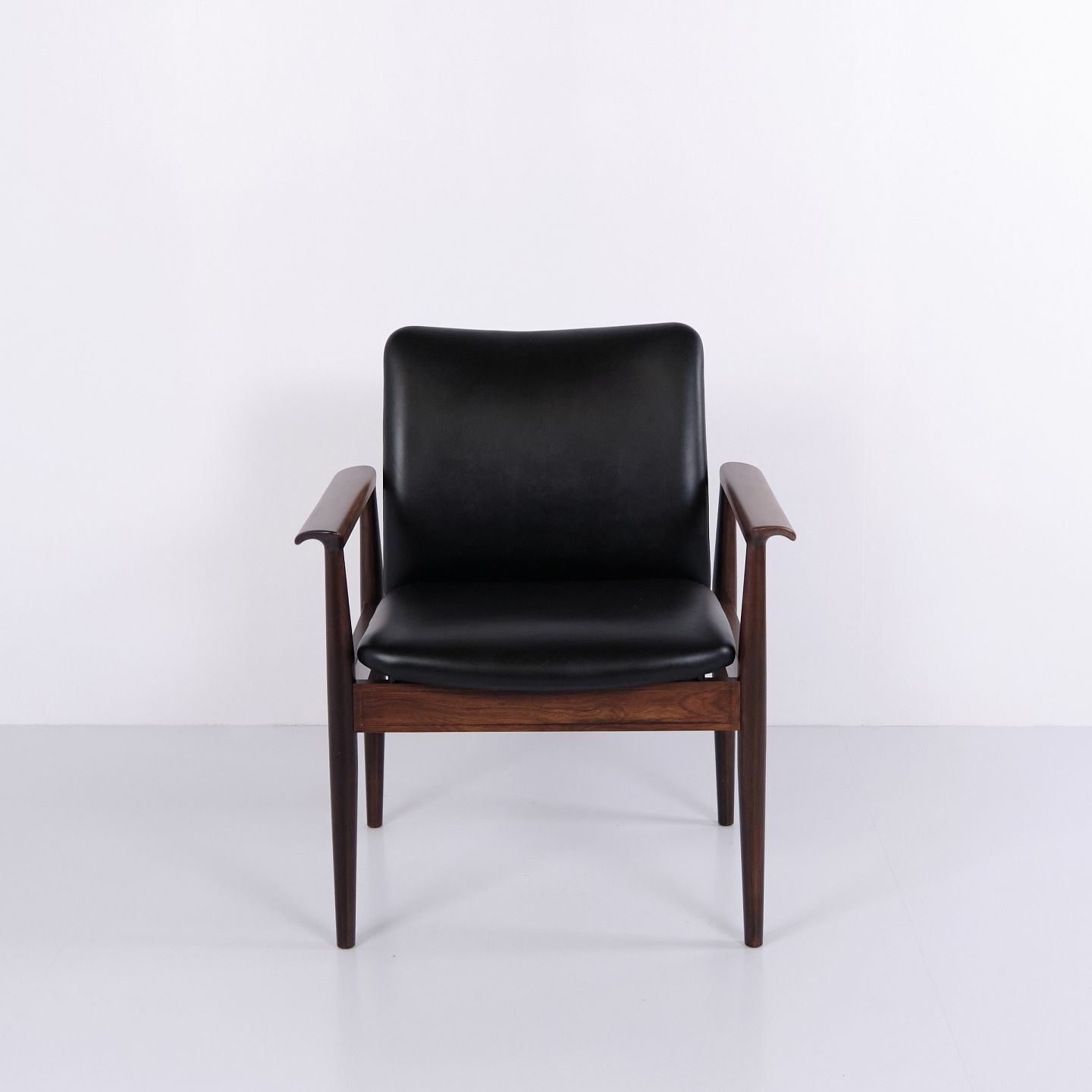 Diplomat 209 Armchair In Rosewood And Black Leather By Finn Juhl For France & Son