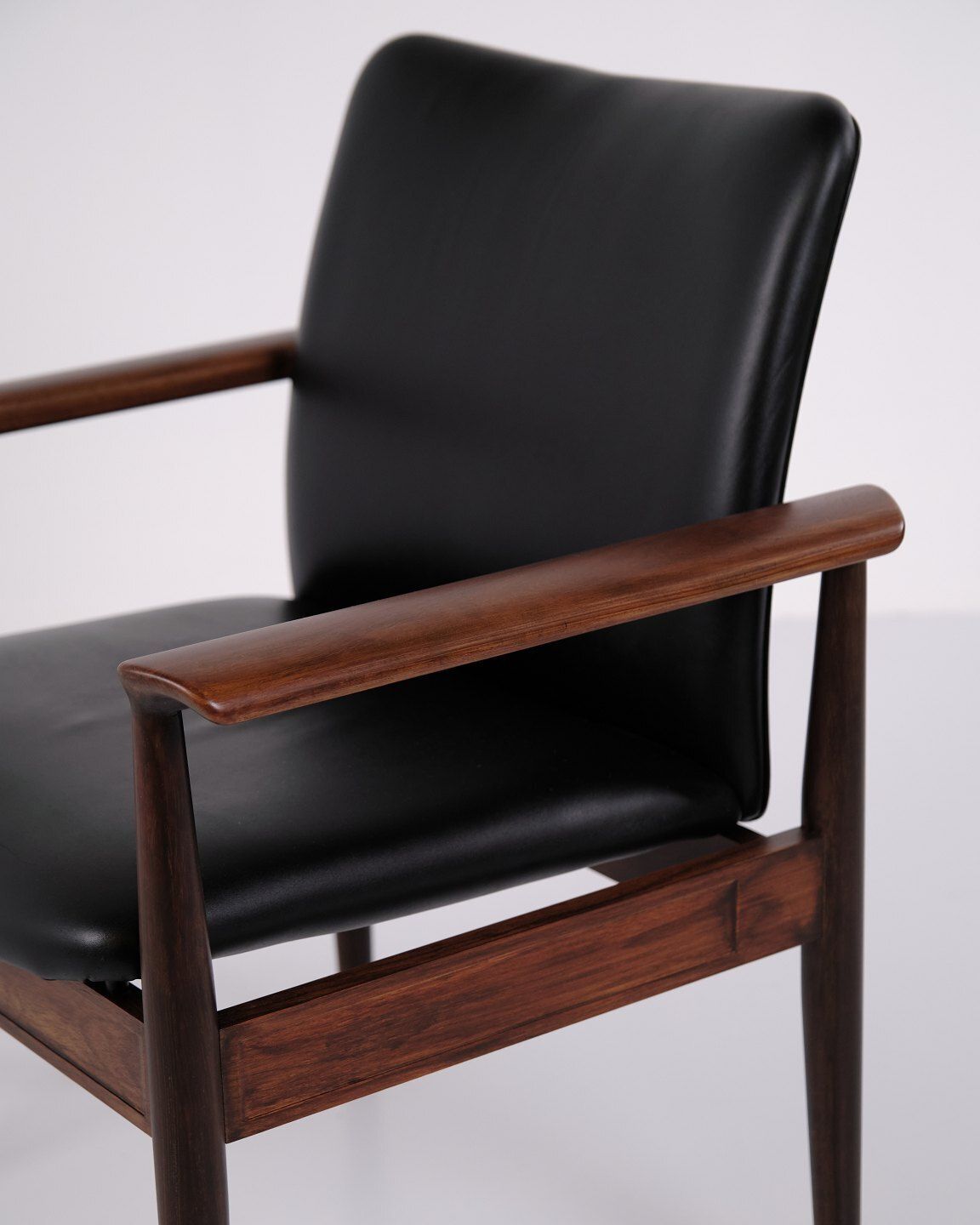 Diplomat 209 Armchair In Rosewood And Black Leather By Finn Juhl For France & Son photo buy