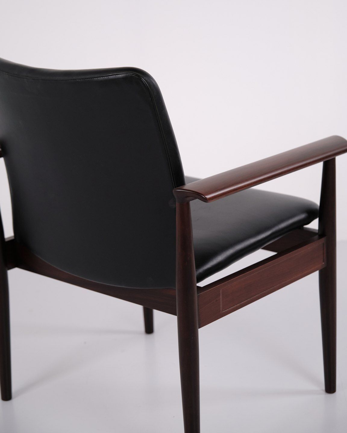Diplomat 209 Armchair In Rosewood And Black Leather By Finn Juhl For France & Son photo vintage