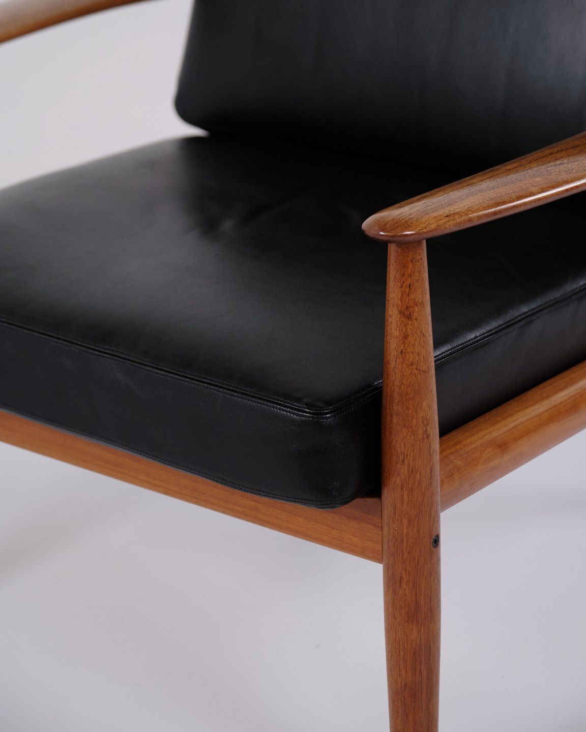 Armchair By Grete Jalk For France & Søn In Teak And Black Leather, 1960s photo Furniture
