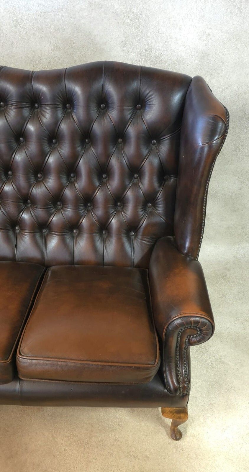 photo vinterior Vintage Queen Anne Style High Back Brown Leather Chesterfield Sofa