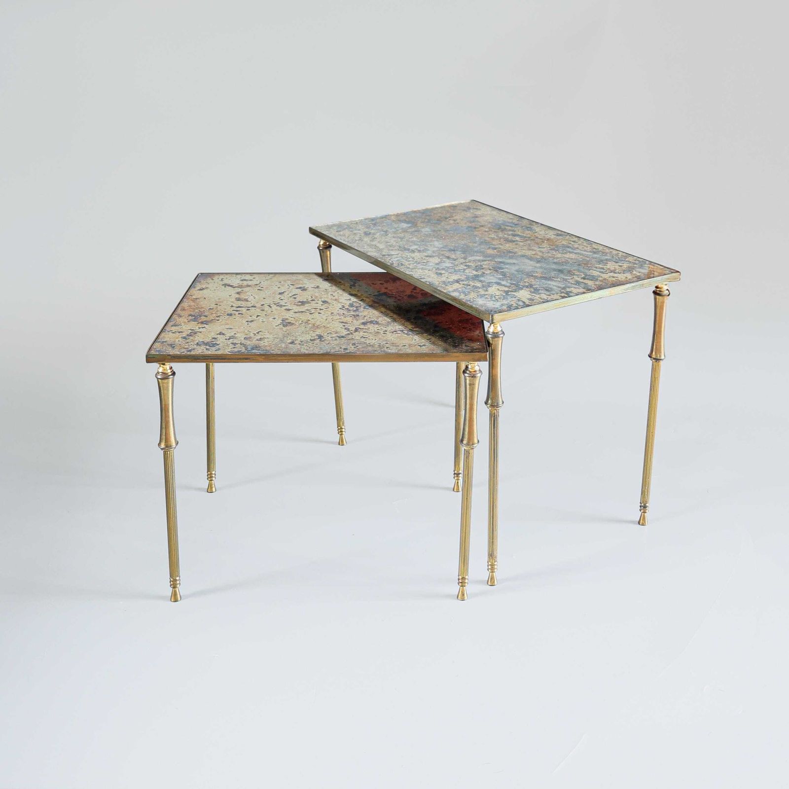 Neoclassische églomisé Glazen Nesttafels, Ca. Jaren 1960. photo furniture
