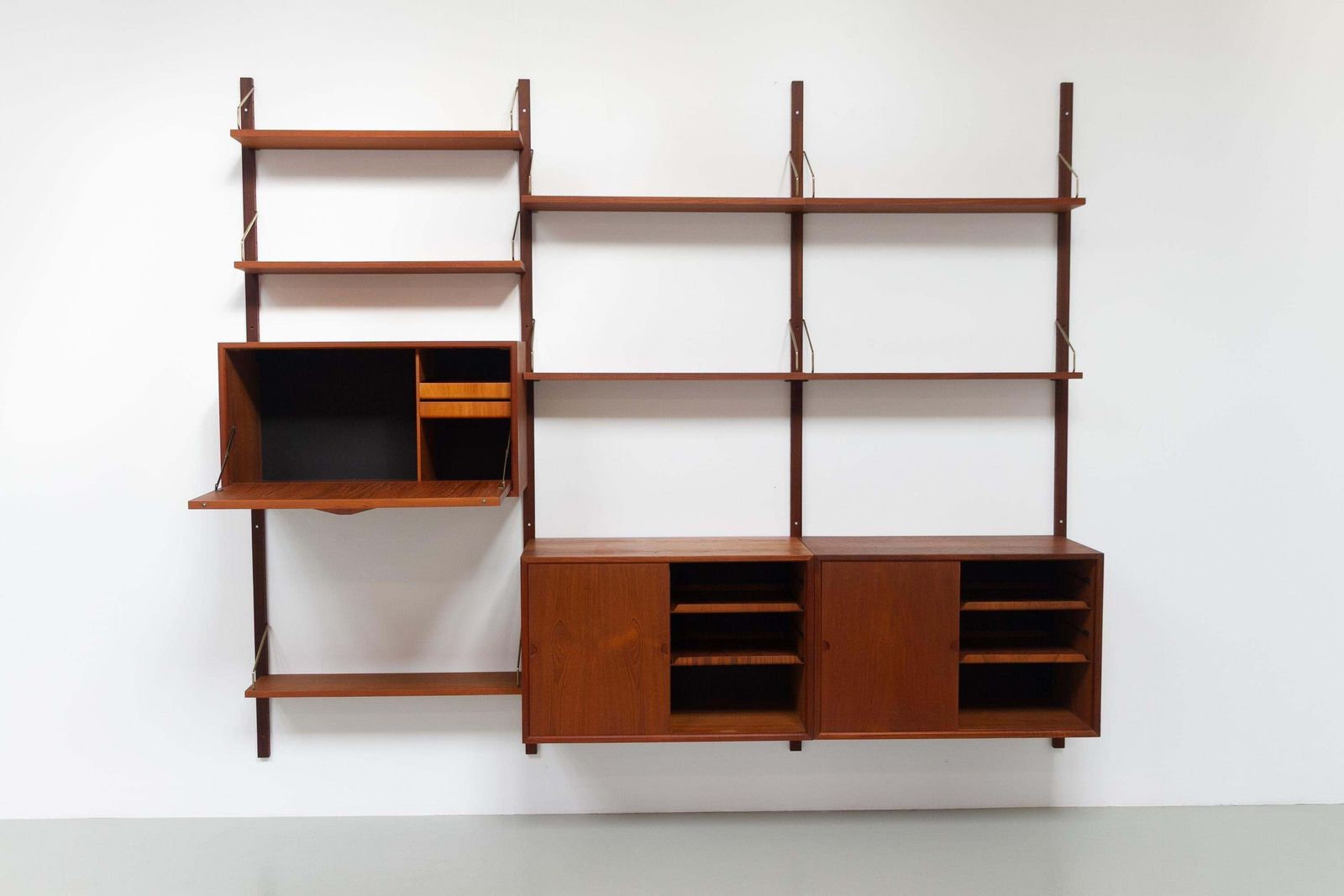 Danish Modern 3 Bay Modular Teak Wall Unit By Poul Cadovius For Cado, 1960s. photo vinterior