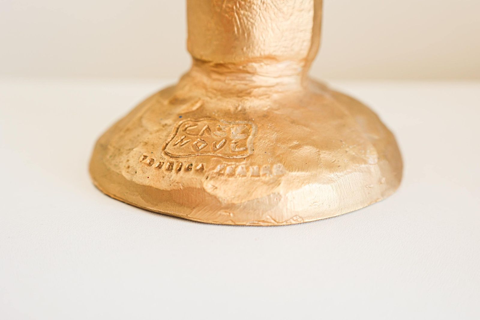 photo furniture Pierre Casenove Bronzen Kandelaars + Fruitschaal, Jaren 1990.