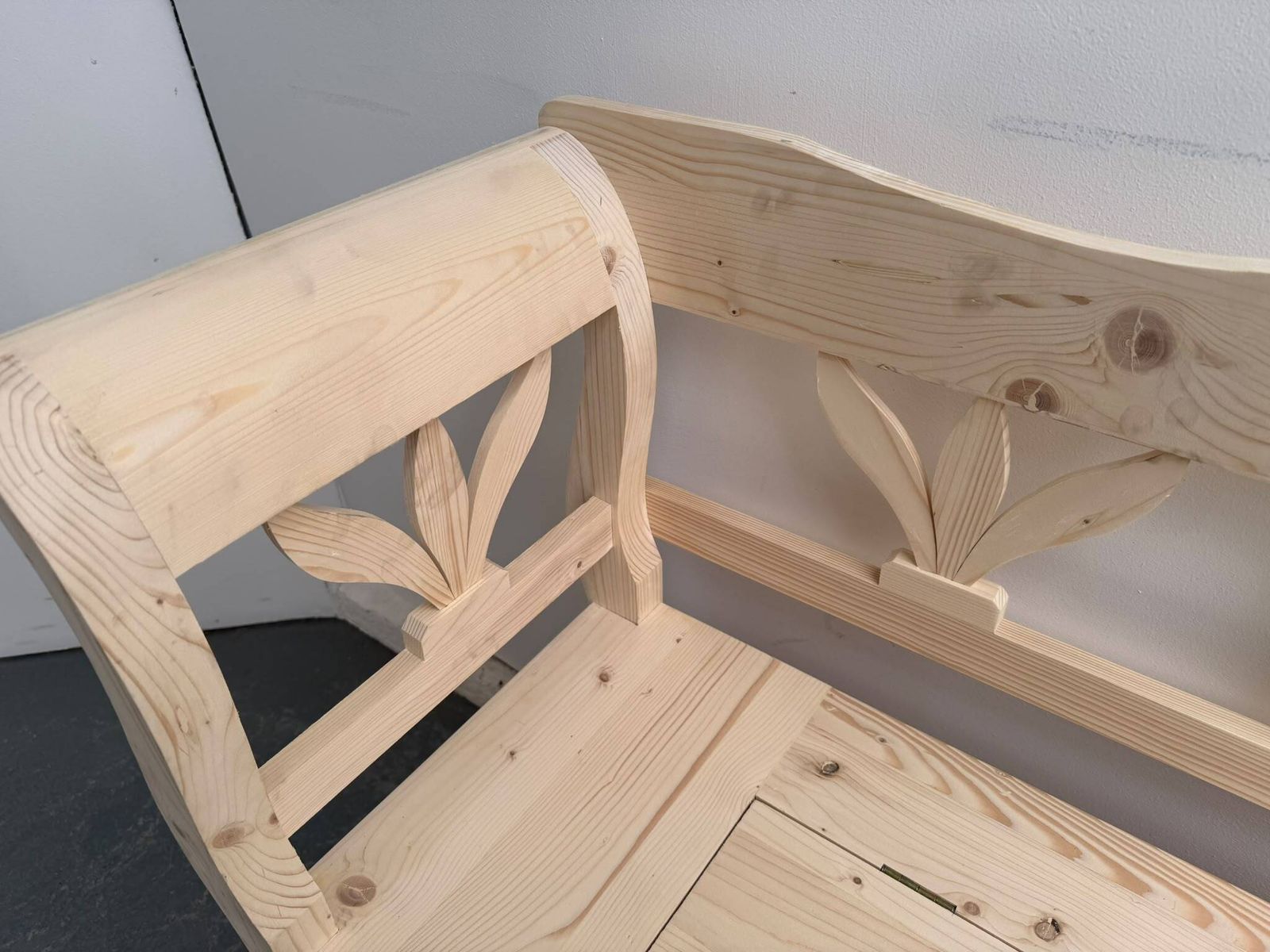 A Lovely Reclaimed Pine 2 Seater Tulip Bench To Wax / Paint photo 395.0