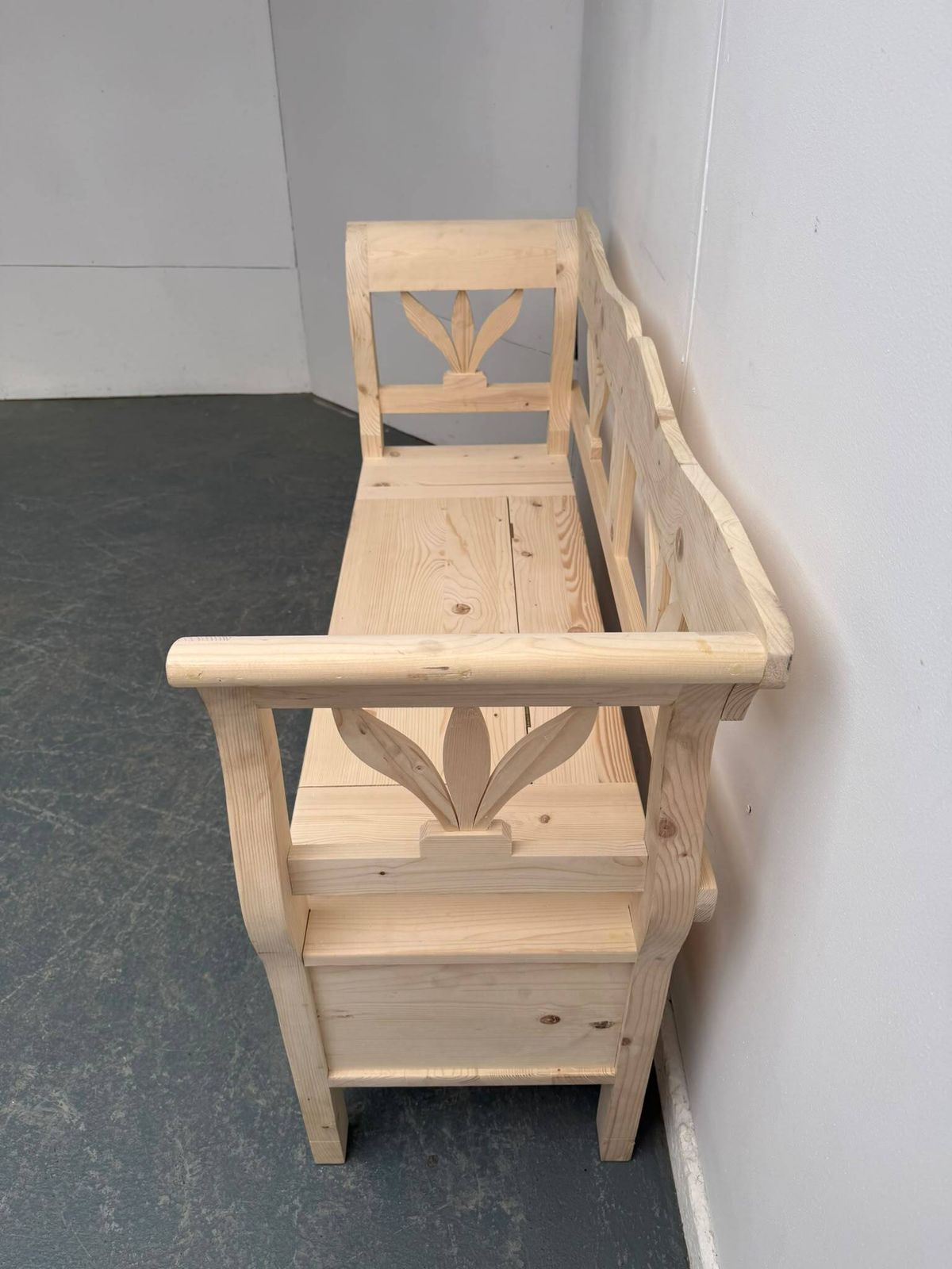 A Lovely Reclaimed Pine 2 Seater Tulip Bench To Wax / Paint photo vinterior