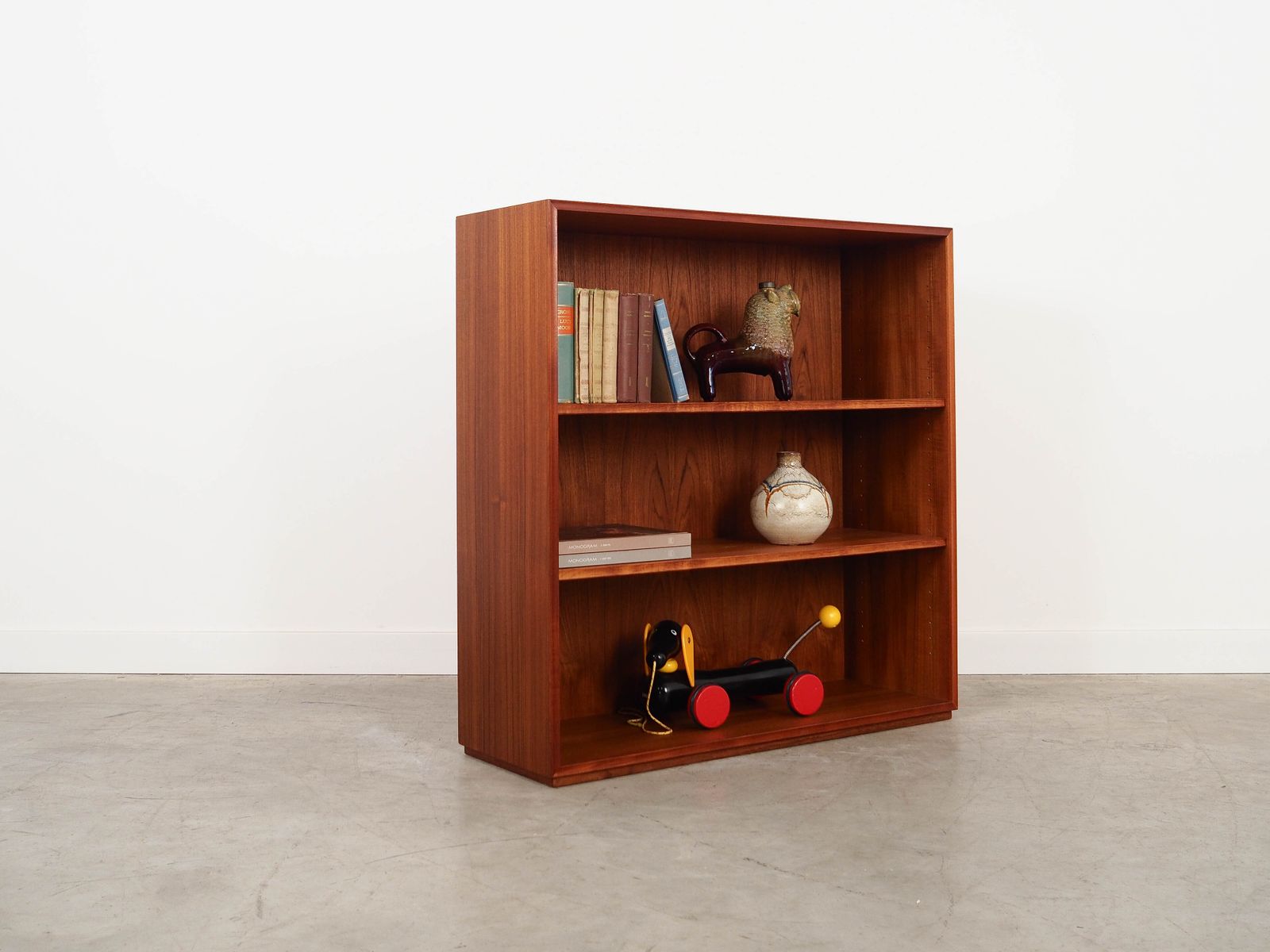 Teakhouten boekenkast, Duits design, jaren 1970, geproduceerd door RT Möbel photo Meubels