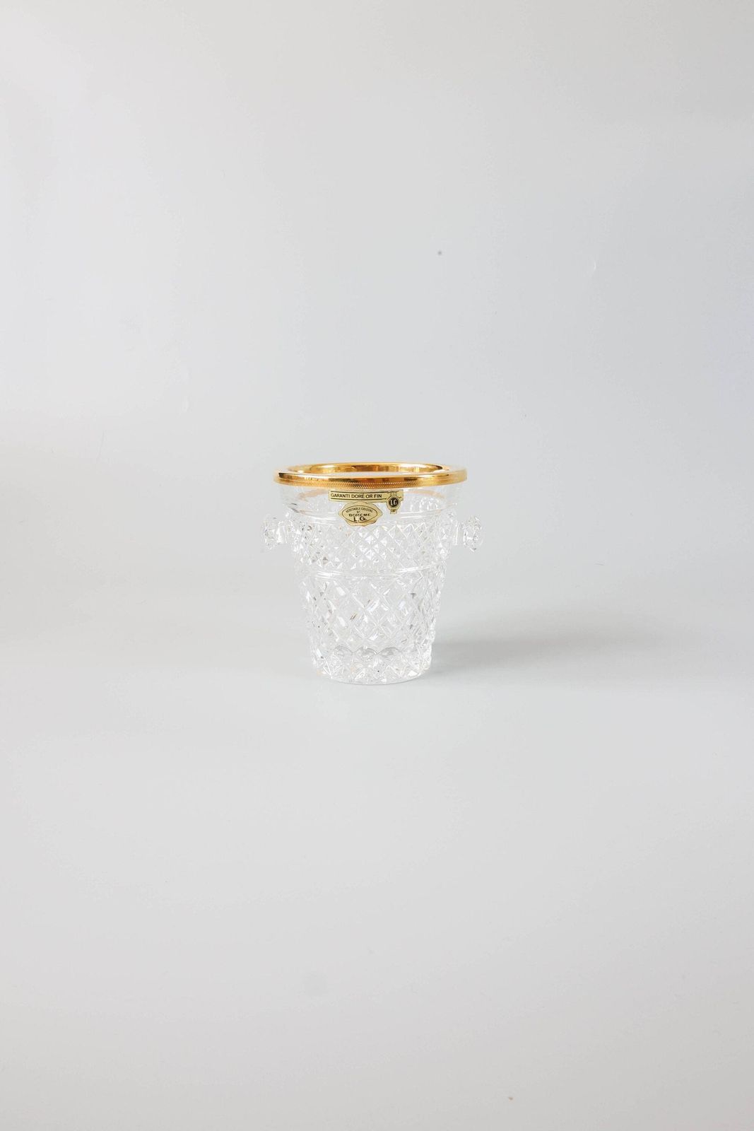 Seau à glace en cristal de Bohême doré, années 1960. photo furniture
