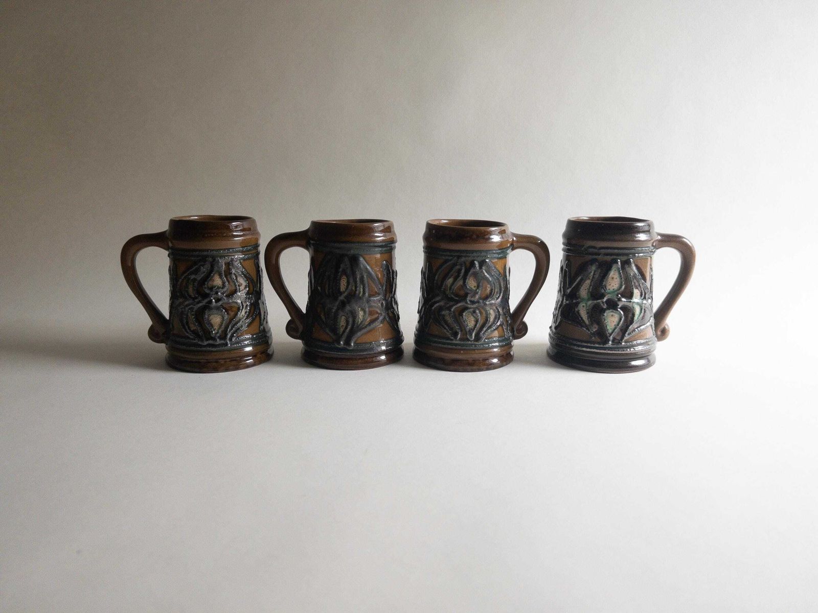 Tasses à café vintage Strehla Keramik, lot de 4, poterie d'Allemagne de l'Est photo furniture
