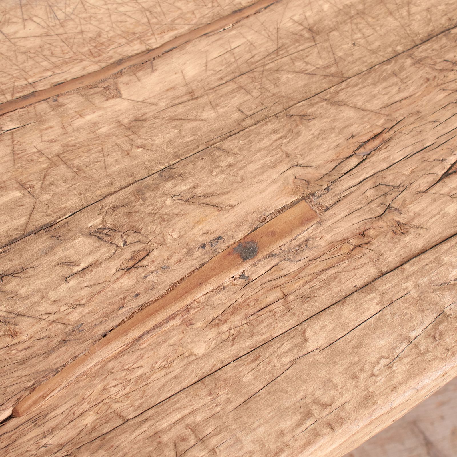 Antique Rustic Elm Coffee Table – Ba photo vinterior