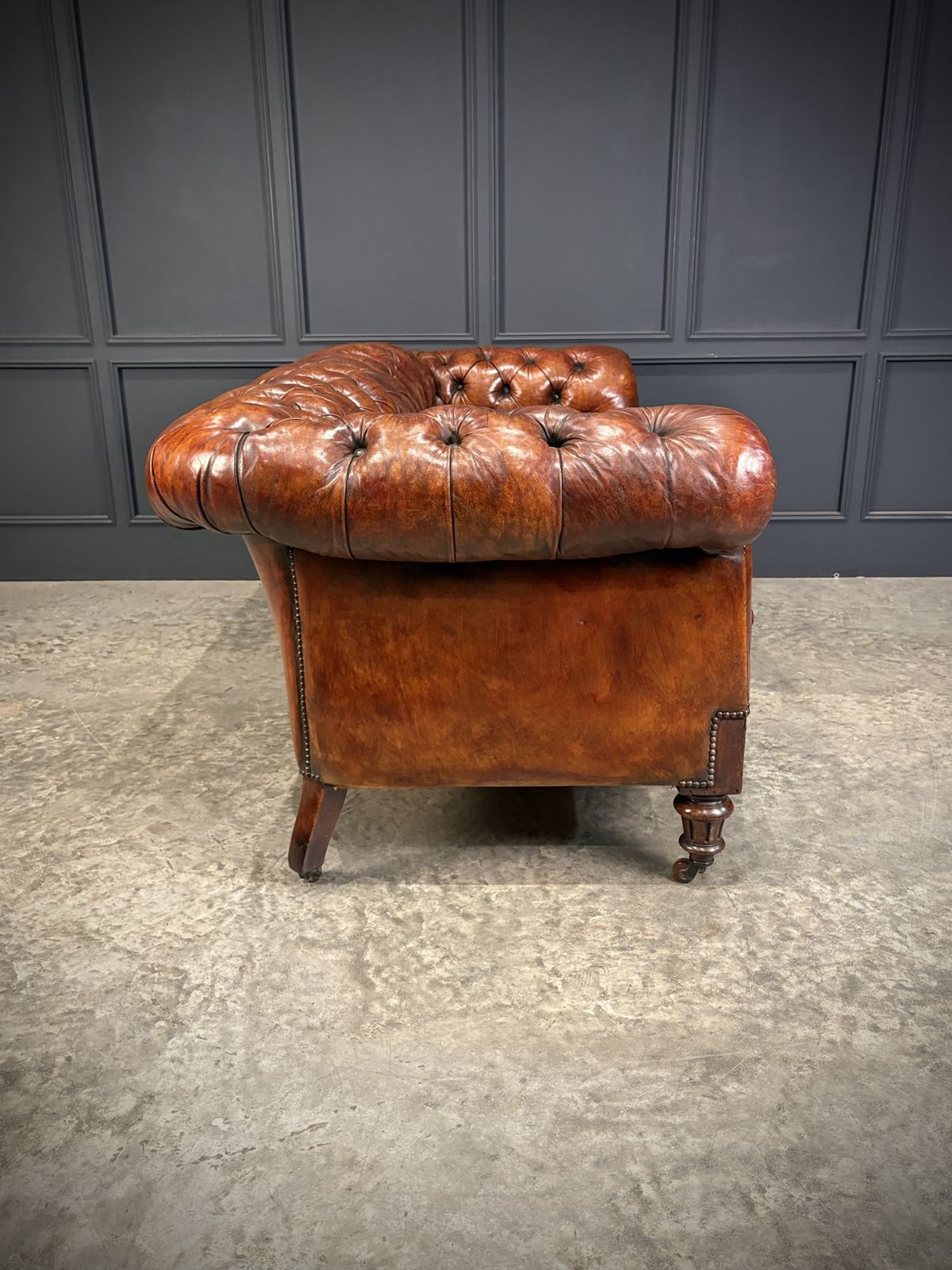 6150.0 Victorian Hand Dyed Leather Chesterfield Sofa photo
