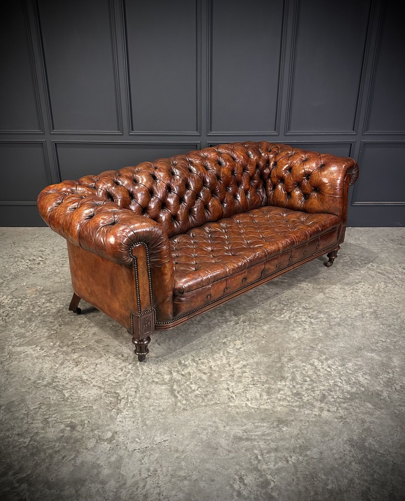 photo buy Victorian Hand Dyed Leather Chesterfield Sofa