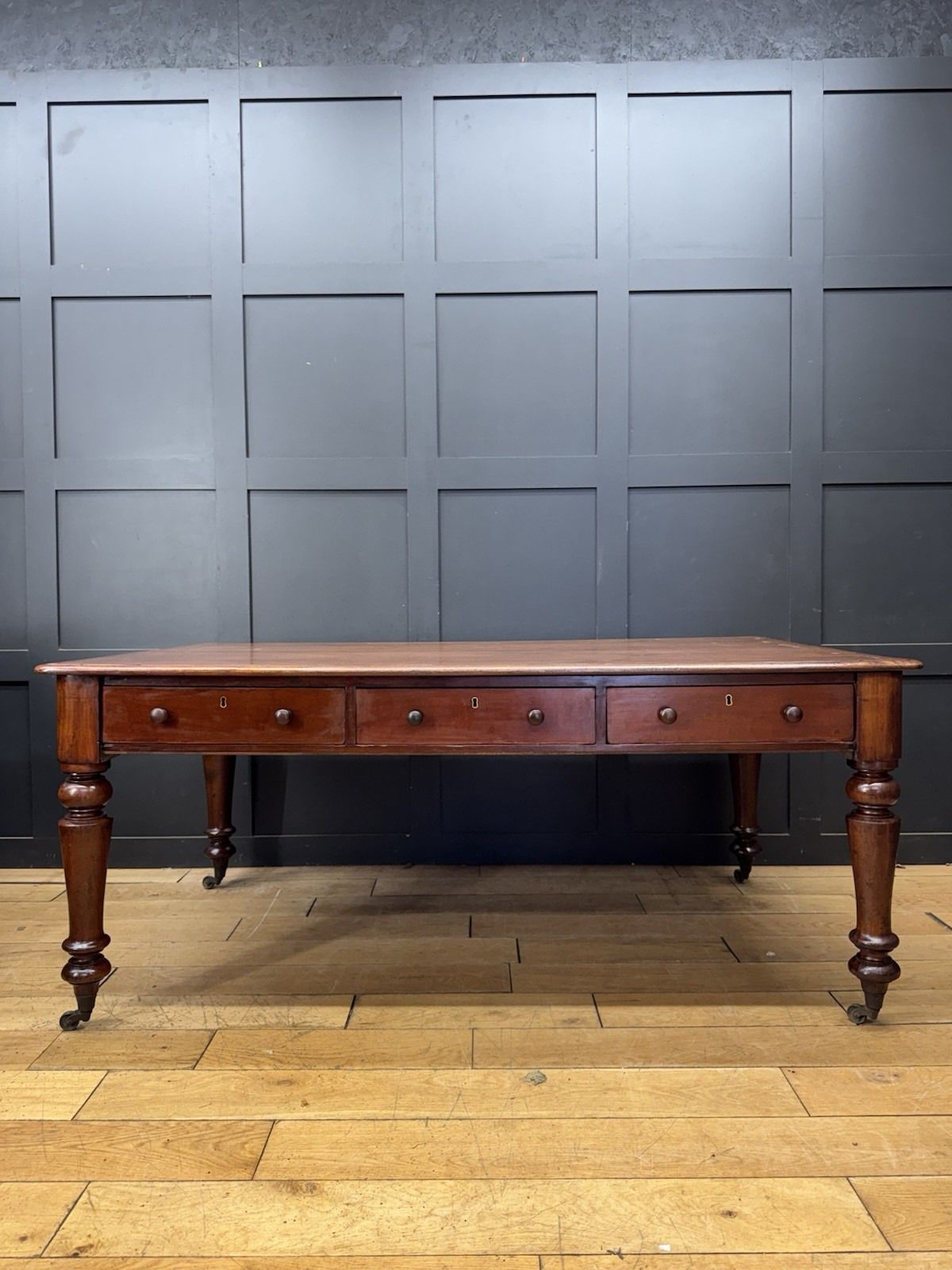 photo vintage Antique Victorian Mahogany Library Table Desk Kitchen Dining Table With Drawers
