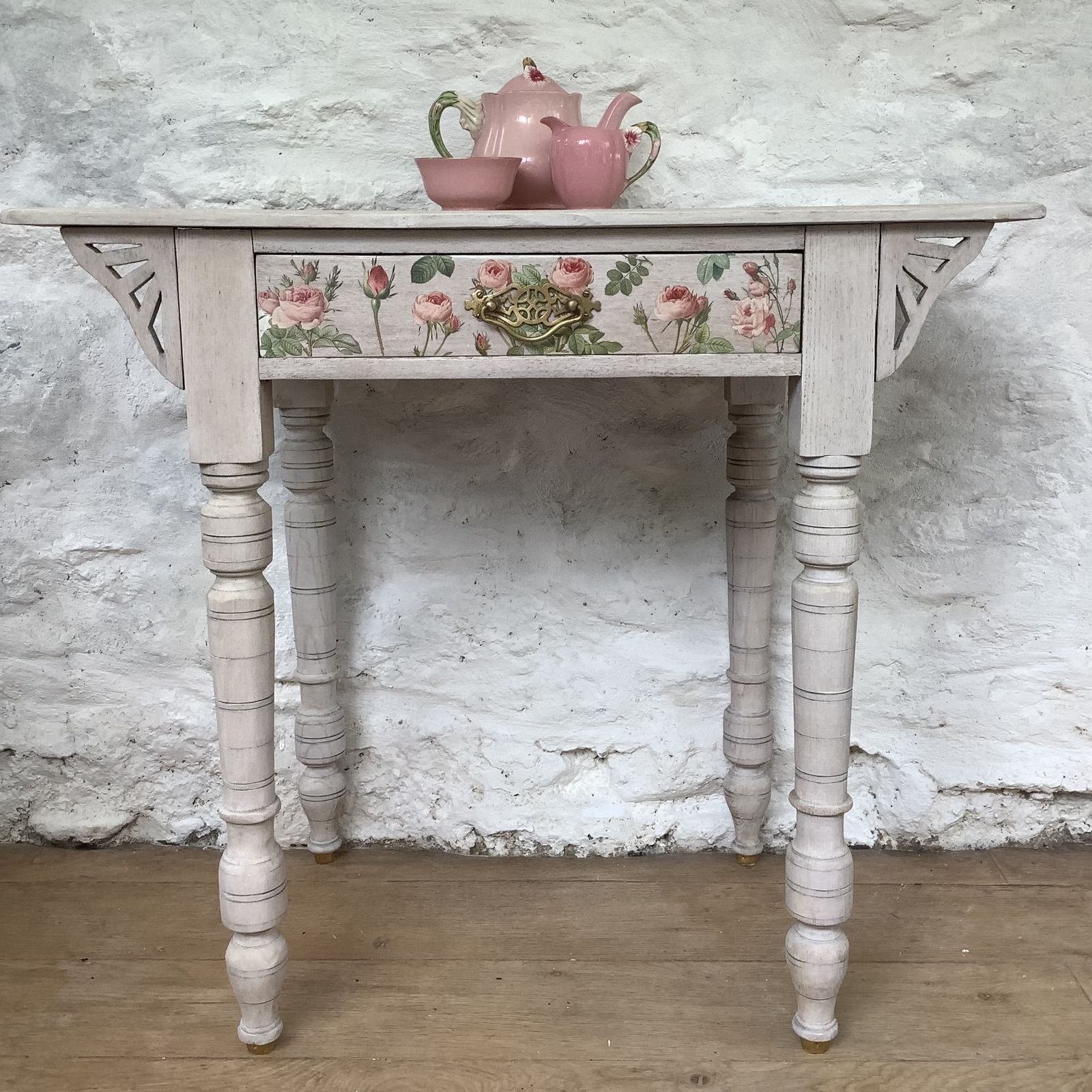 A Shabby Chic Desk.