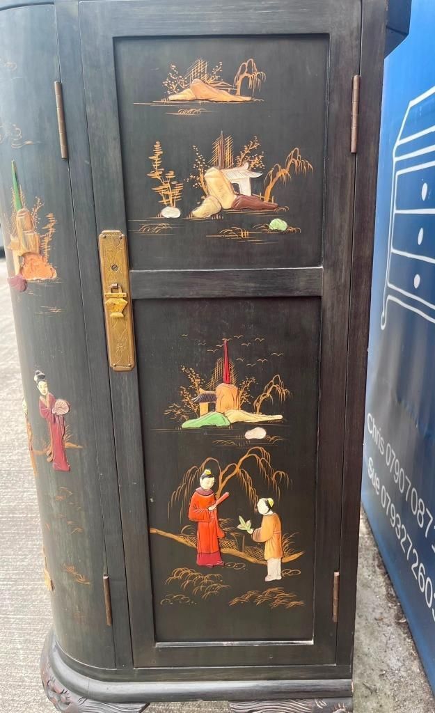 Vintage Chinese Black Lacquer With Oriental Figures Cocktail Bar Drinks Cabinet photo furniture