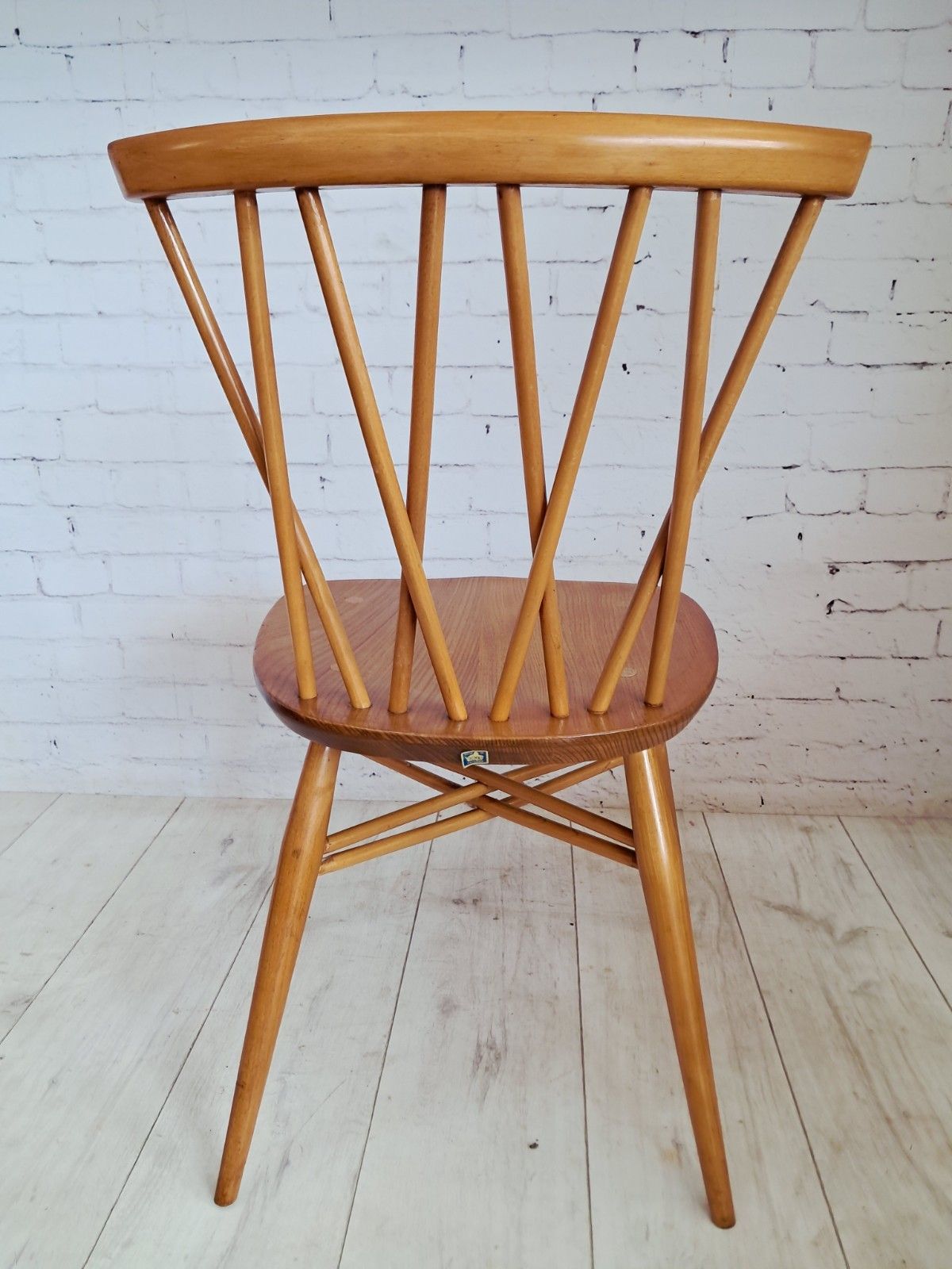 photo vintage Vintage Ercol Candlestick Chairs X 3 Mid Century Dining Chairs 367 Elm 1960's