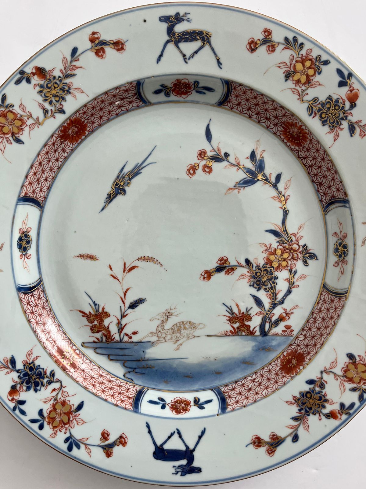 Chinees Imari groot handgeschilderd bord, Kangxi-periode, ca. 1700 photo furniture