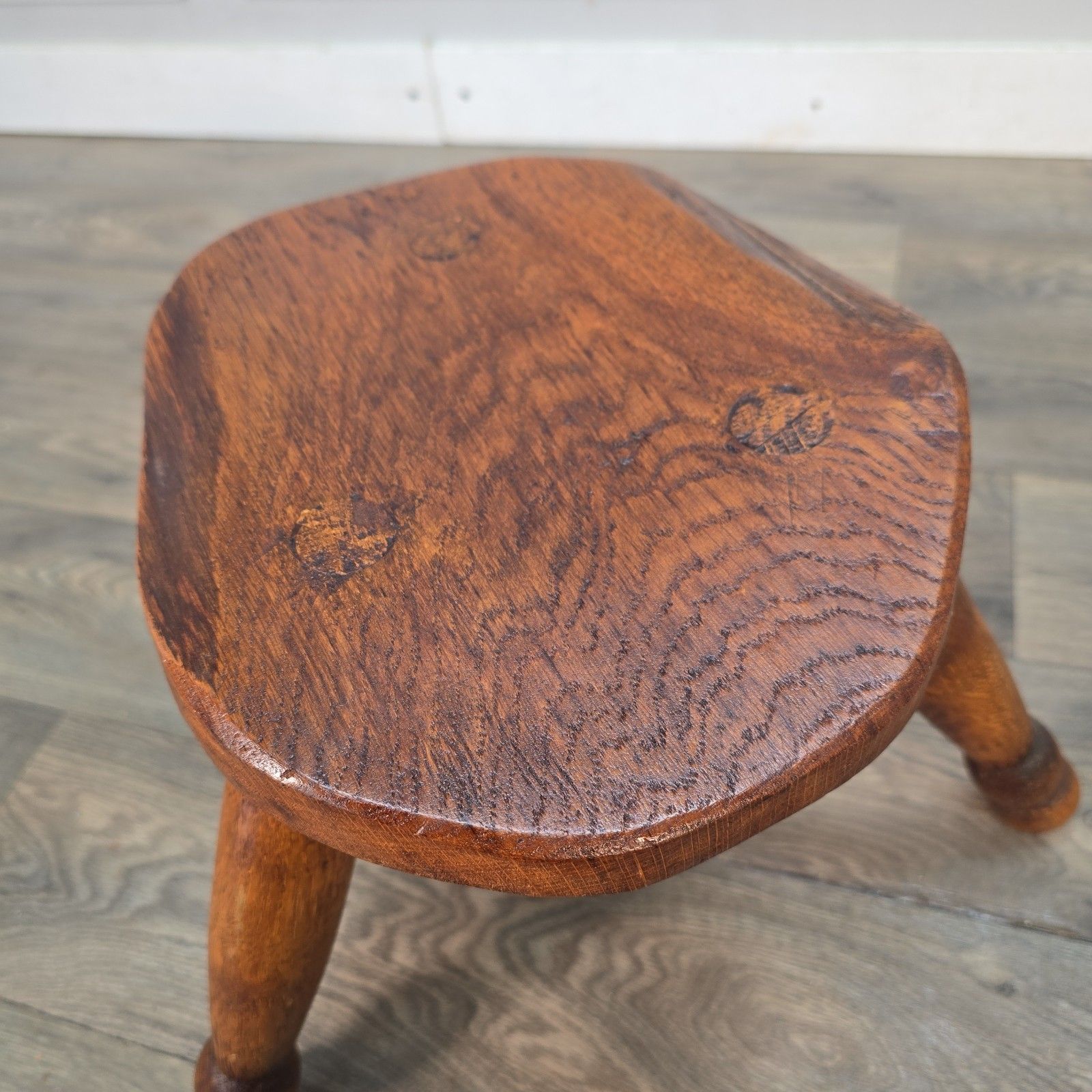 photo furniture Antique Elm Milking Stool Wooden Rustic Country Farmhouse Three Leg Foot Stool