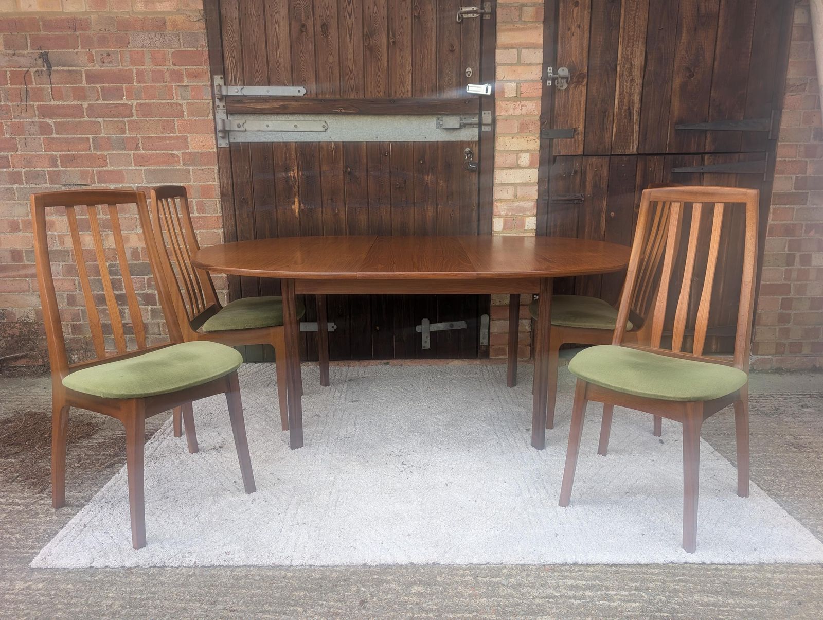 photo vinterior Mid Century Extending Teak Dining Table And 4 Chairs In The Style Of Sutcliffe Todmorden.