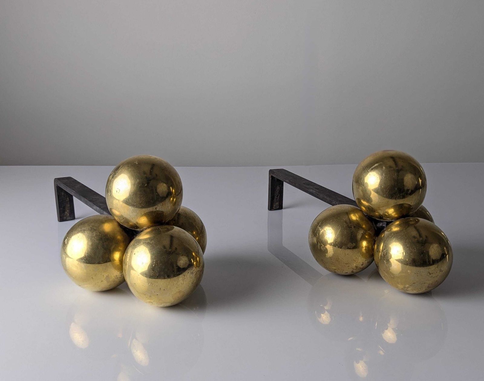 Chenets en bronze et fer forgé, par Jacques Adnet, années 1930 photo furniture