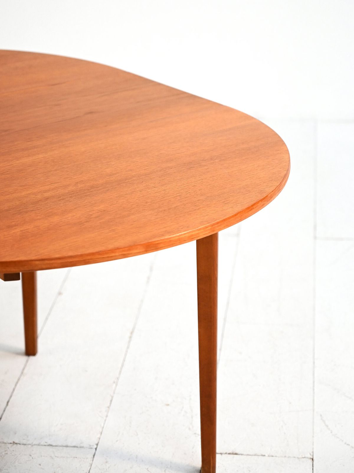 Scandinavische Ronde Uitschuifbare Teakhouten Tafel, Jaren 1960 photo vinterior